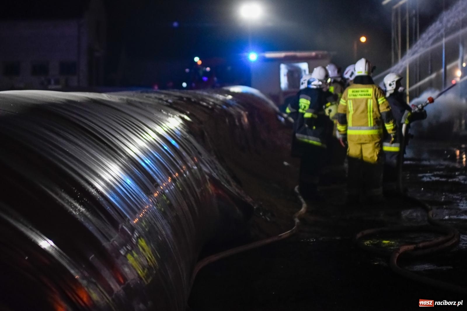 Zdjęcie w galerii na portalu naszraciborz.pl: Ogromny pożar gospodarstwa w Budziskach [FOTO i WIDEO] wiadomości z regionu