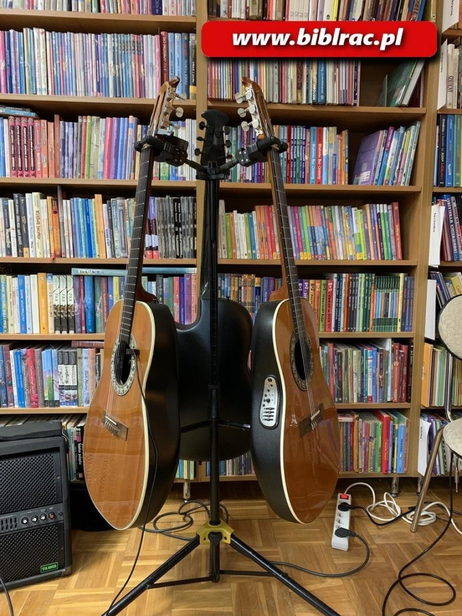Zdjęcie w galerii na portalu naszraciborz.pl: Gitarowy koncert w bibliotece na Ocicach wiadomości z regionu