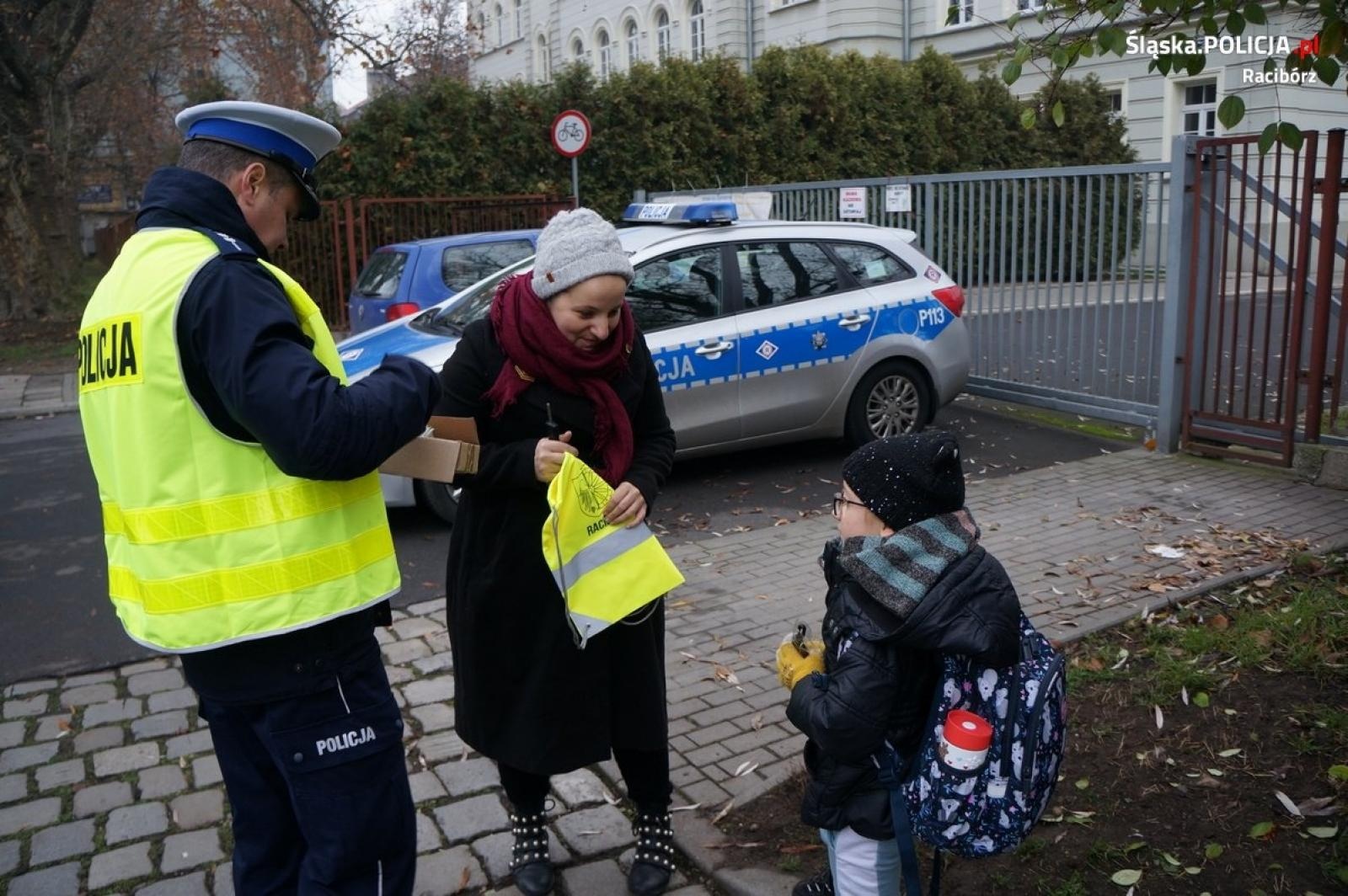 Zdjęcie w galerii na portalu naszraciborz.pl: Kontrole i zdjęcia. Raciborska policja podsumowała akcję NURD wiadomości z regionu