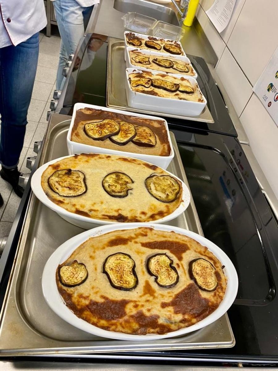 Zdjęcie w galerii na portalu naszraciborz.pl: Kulinarna podróż na Cypr - tylko w CKZiU nr 1 w Raciborzu wiadomości z regionu