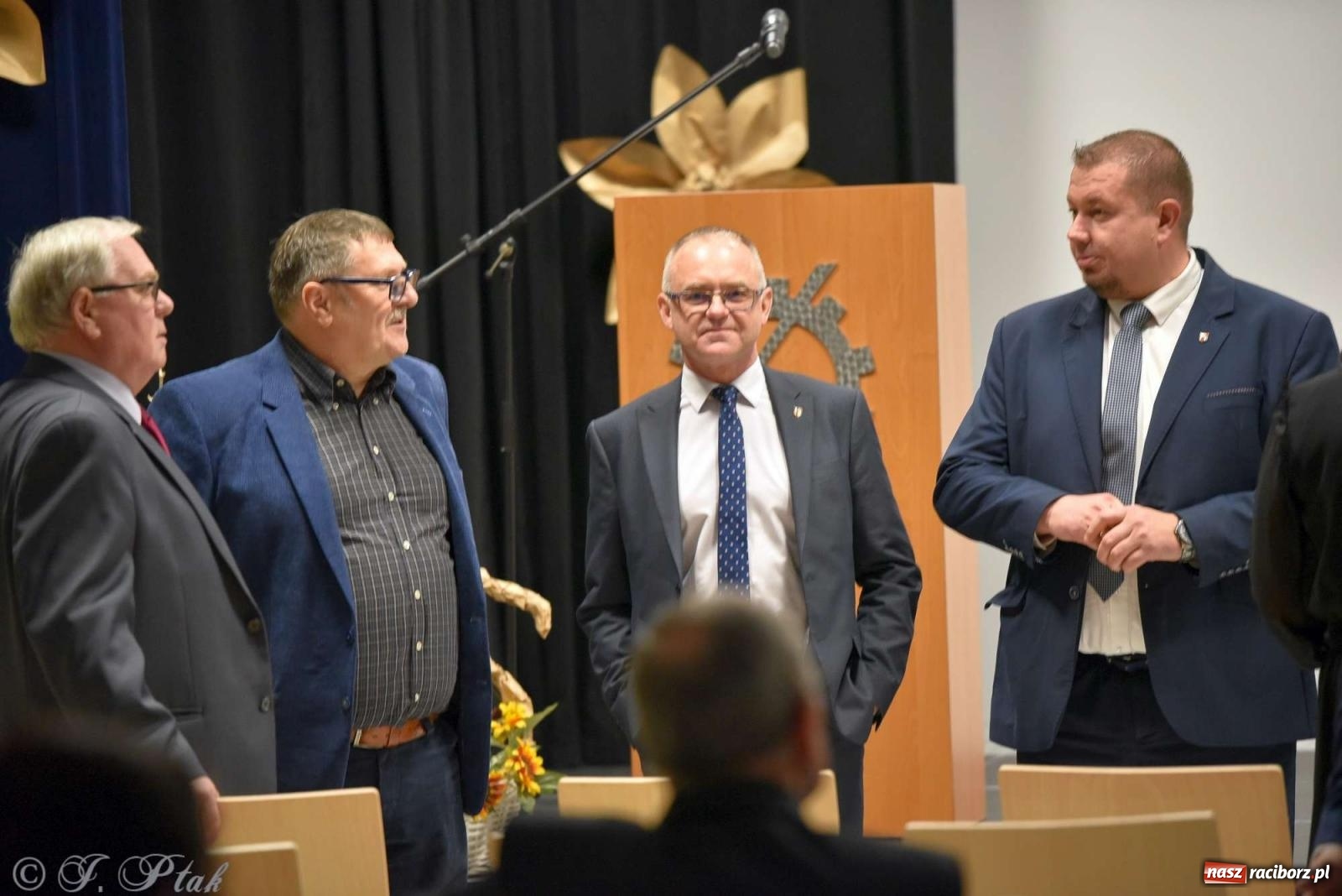 Zdjęcie w galerii na portalu naszraciborz.pl: Mechanik świętował swoje 75-lecie wiadomości z regionu