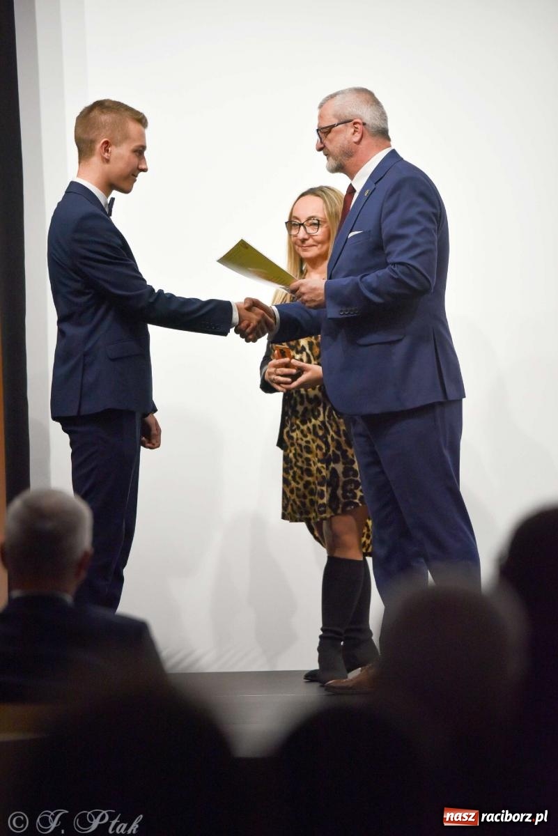 Zdjęcie w galerii na portalu naszraciborz.pl: Mechanik świętował swoje 75-lecie wiadomości z regionu