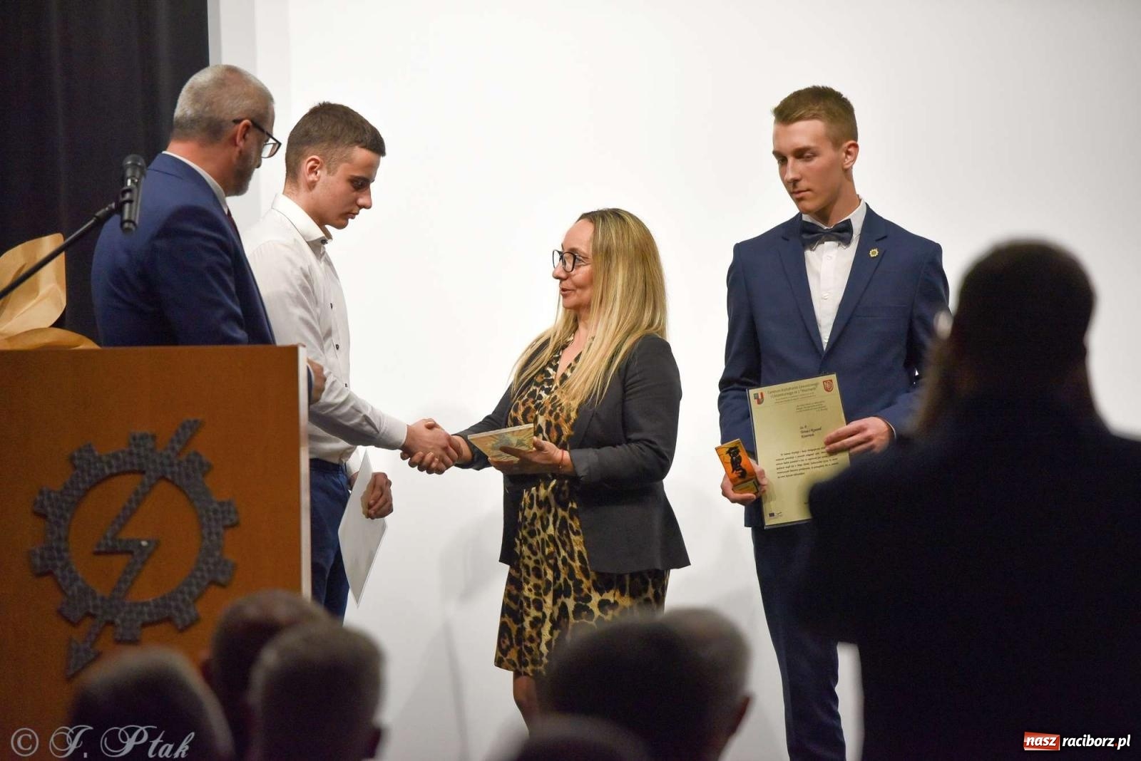 Zdjęcie w galerii na portalu naszraciborz.pl: Mechanik świętował swoje 75-lecie wiadomości z regionu