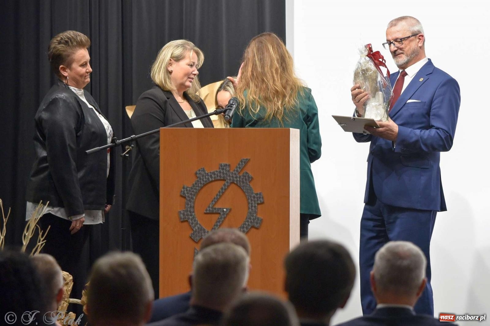 Zdjęcie w galerii na portalu naszraciborz.pl: Mechanik świętował swoje 75-lecie wiadomości z regionu