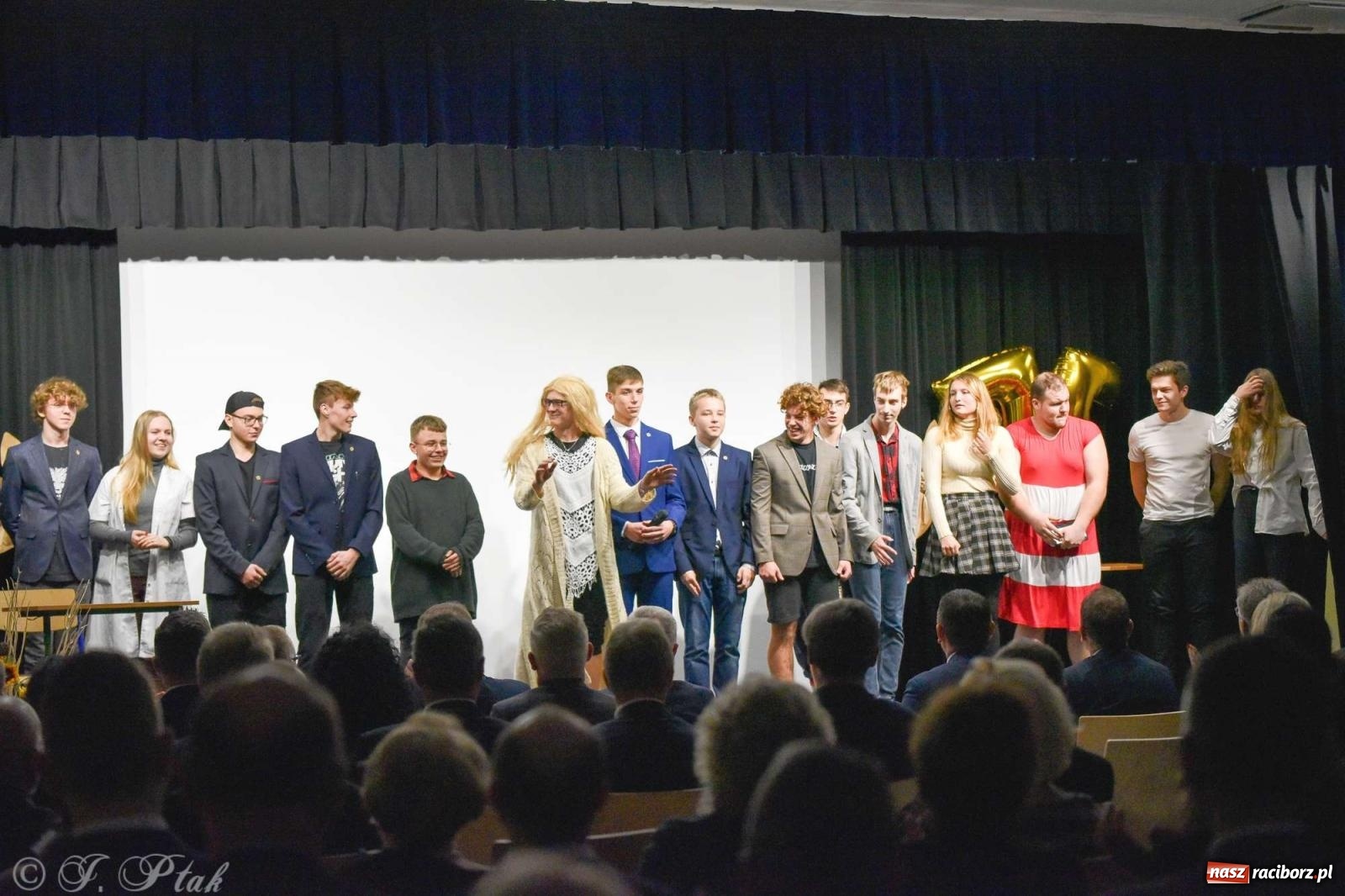 Zdjęcie w galerii na portalu naszraciborz.pl: Mechanik świętował swoje 75-lecie wiadomości z regionu