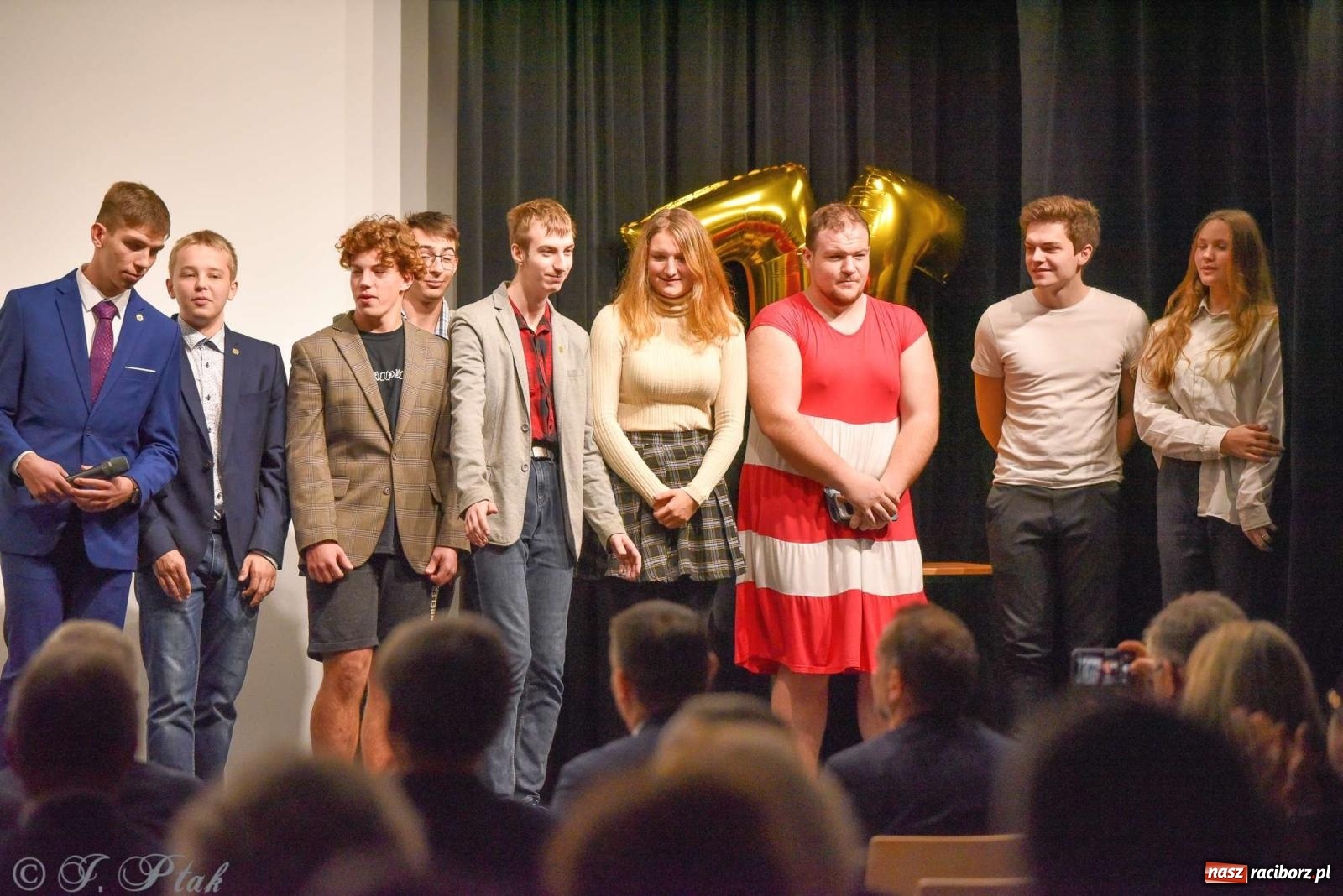 Zdjęcie w galerii na portalu naszraciborz.pl: Mechanik świętował swoje 75-lecie wiadomości z regionu