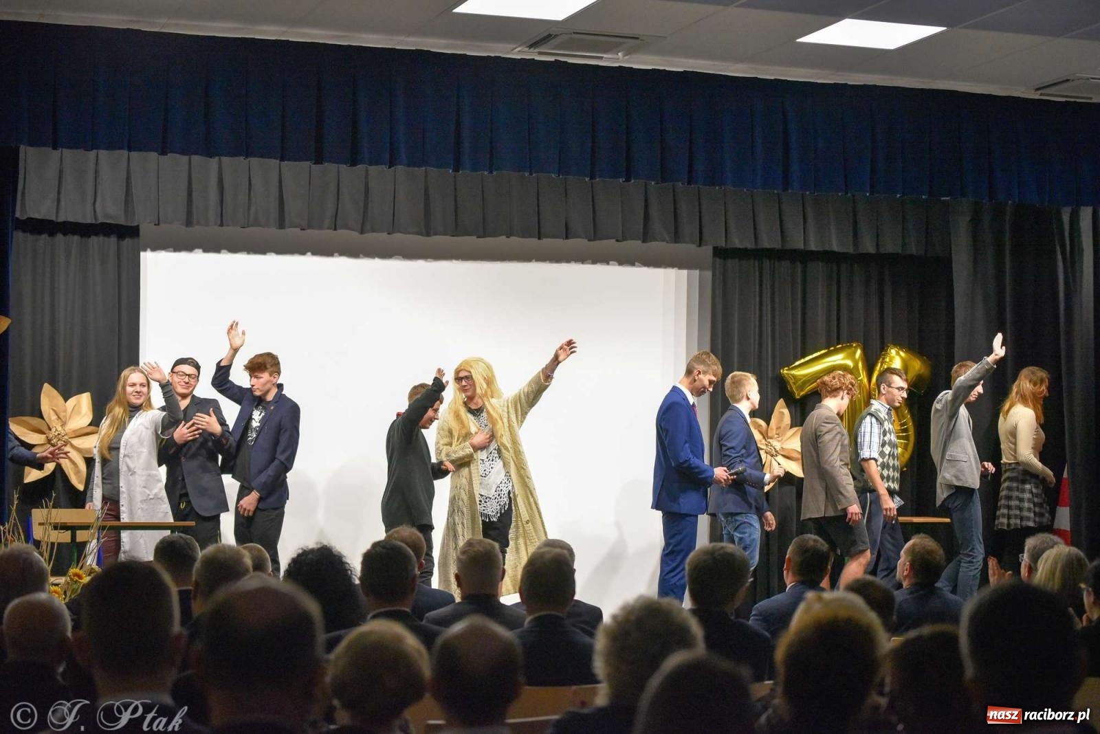 Zdjęcie w galerii na portalu naszraciborz.pl: Mechanik świętował swoje 75-lecie wiadomości z regionu