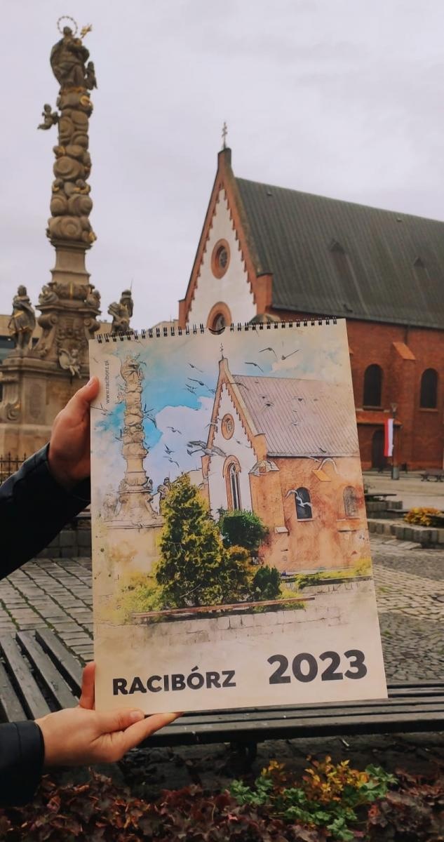 Zdjęcie w galerii na portalu naszraciborz.pl: Nowy rok za pasem - raciborskie kalendarze już w sprzedaży! wiadomości z regionu