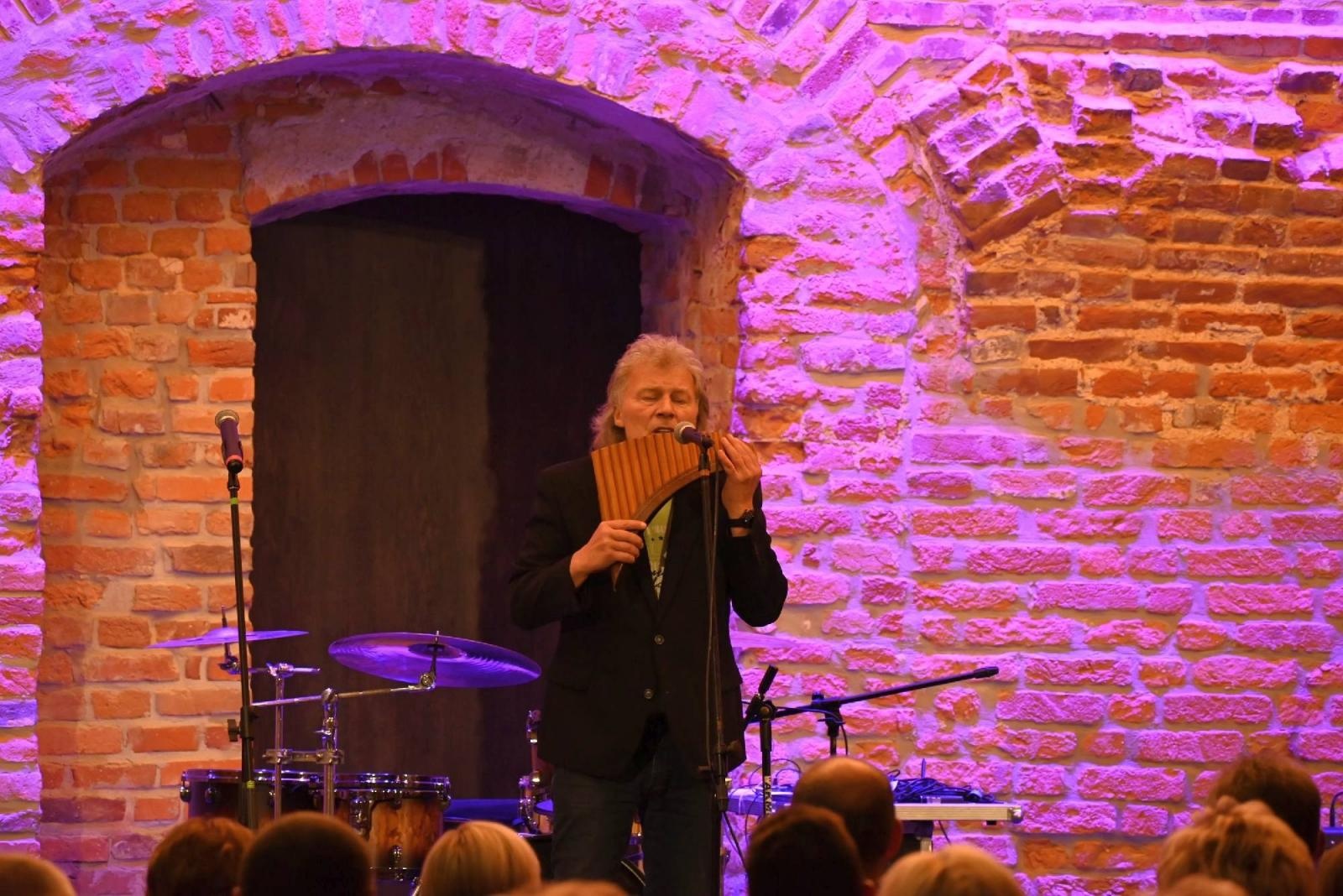 Zdjęcie w galerii na portalu naszraciborz.pl: Przeboje Wodeckiego wybrzmiały w Tworkowie wiadomości z regionu