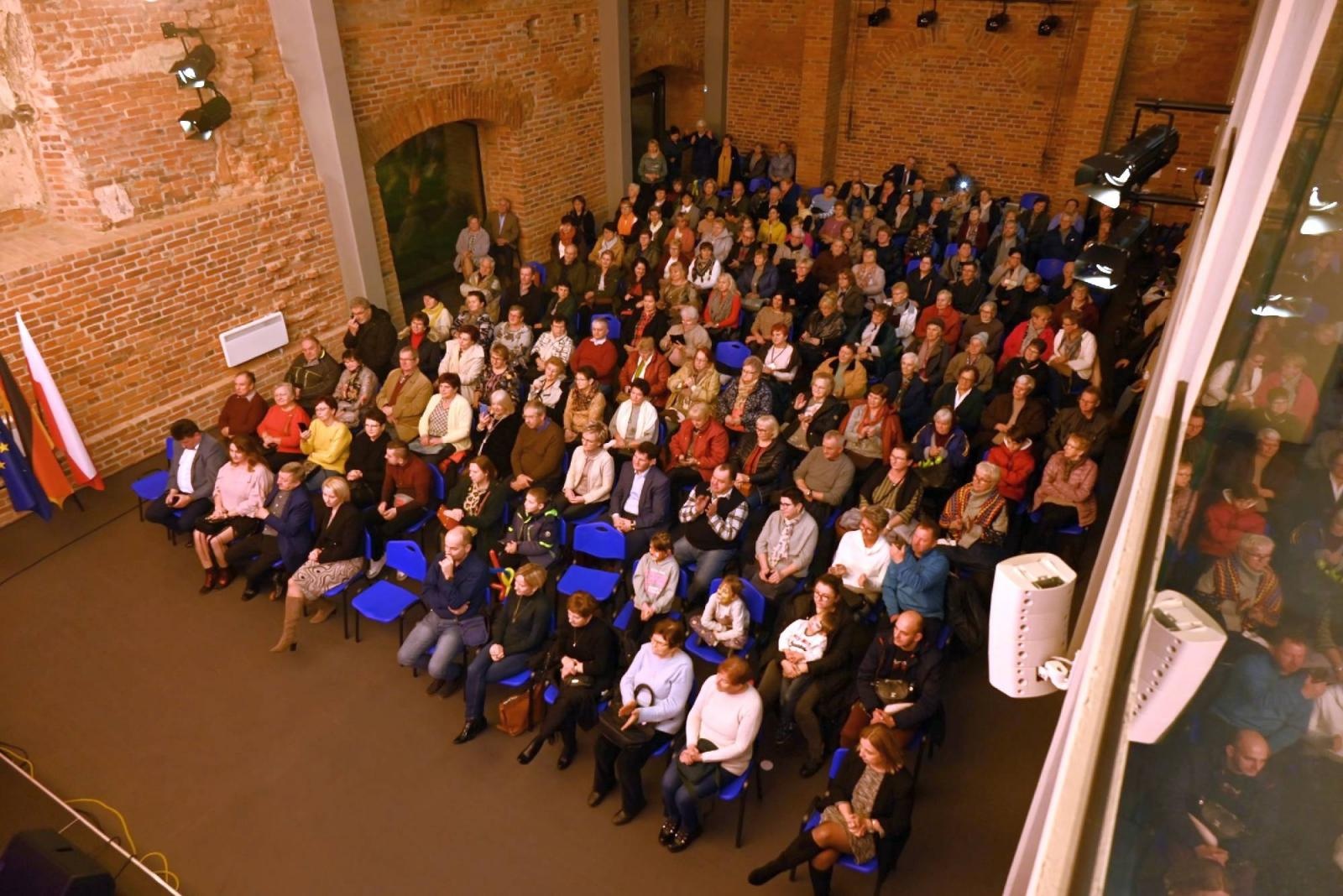 Zdjęcie w galerii na portalu naszraciborz.pl: Przeboje Wodeckiego wybrzmiały w Tworkowie wiadomości z regionu