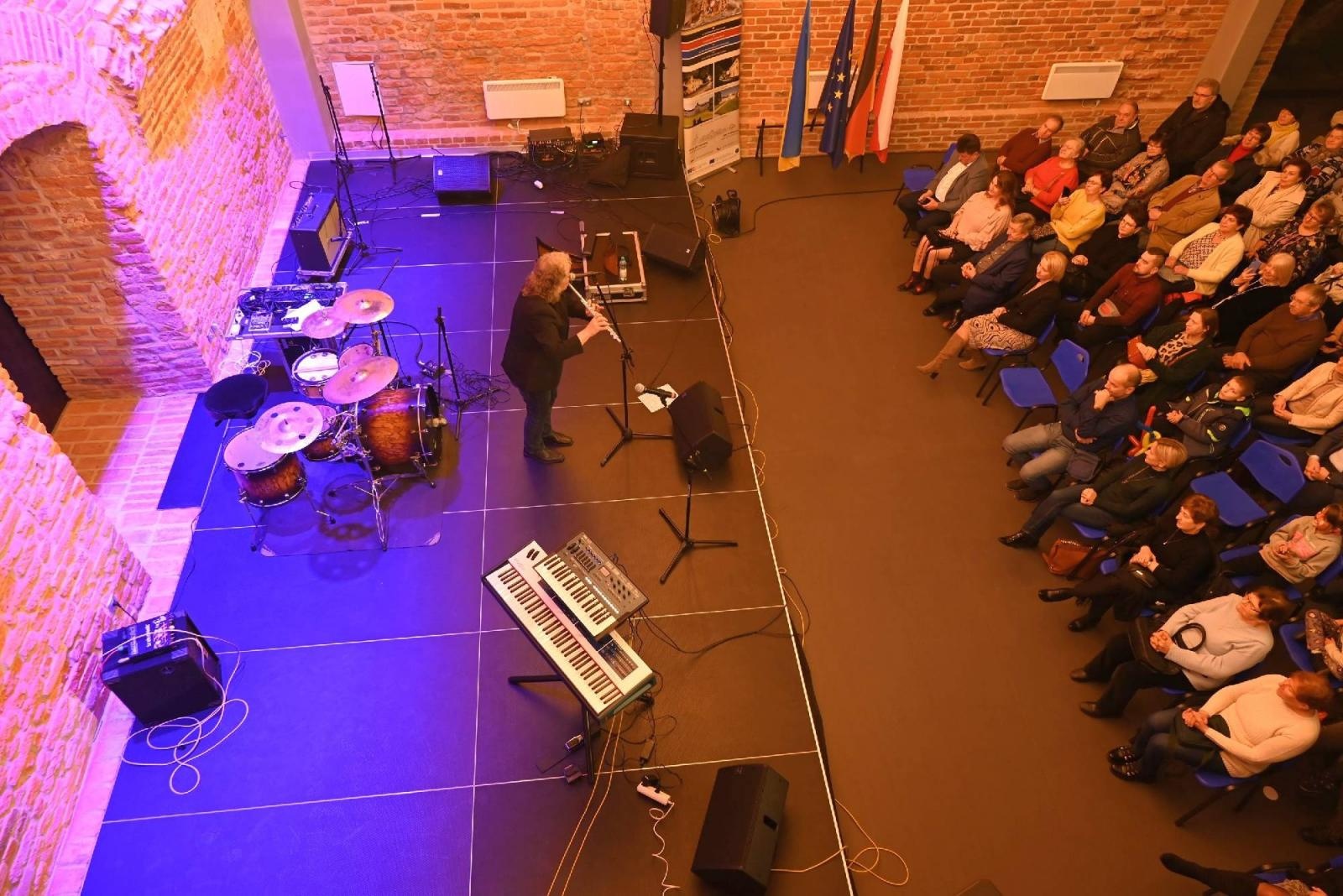 Zdjęcie w galerii na portalu naszraciborz.pl: Przeboje Wodeckiego wybrzmiały w Tworkowie wiadomości z regionu