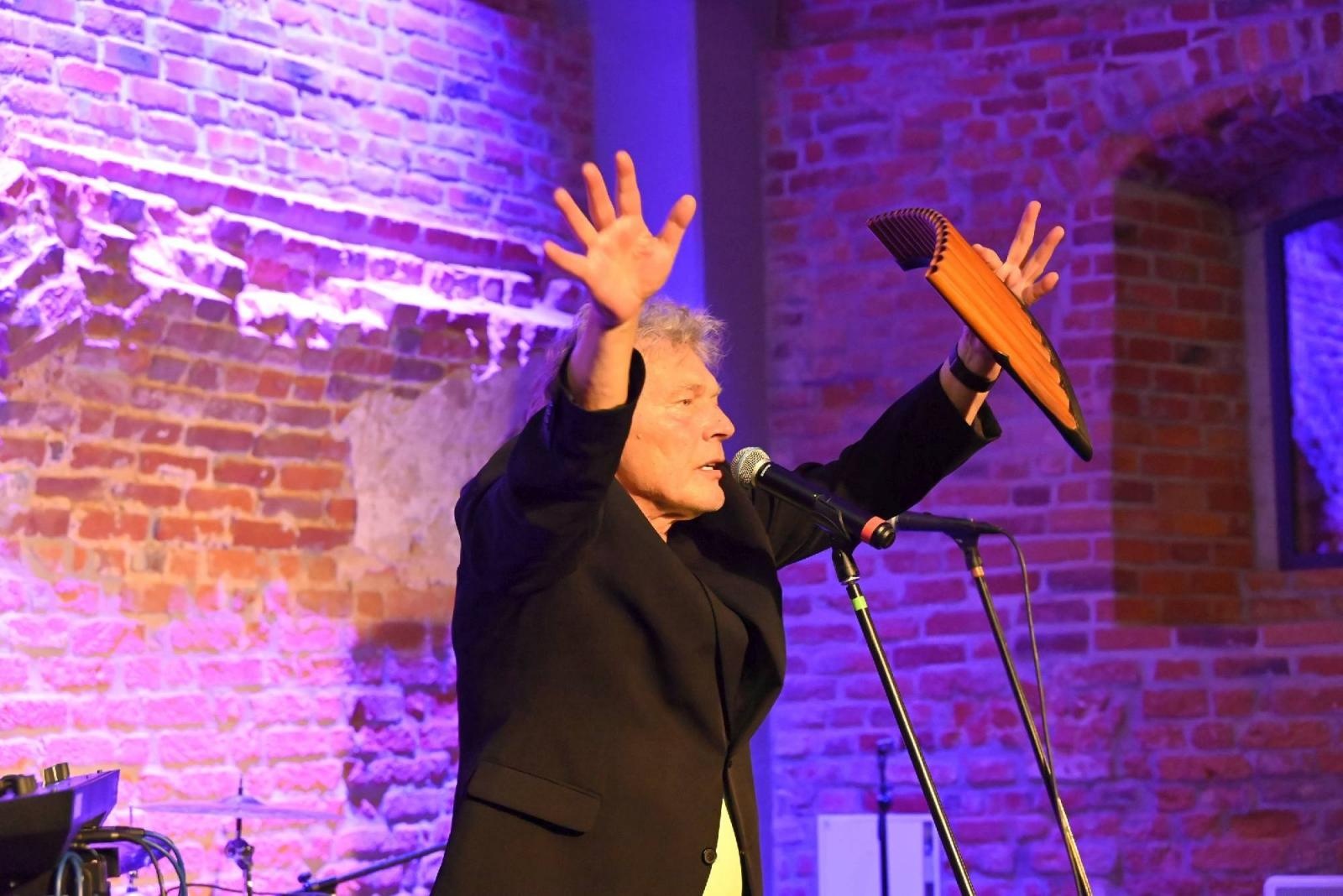 Zdjęcie w galerii na portalu naszraciborz.pl: Przeboje Wodeckiego wybrzmiały w Tworkowie wiadomości z regionu