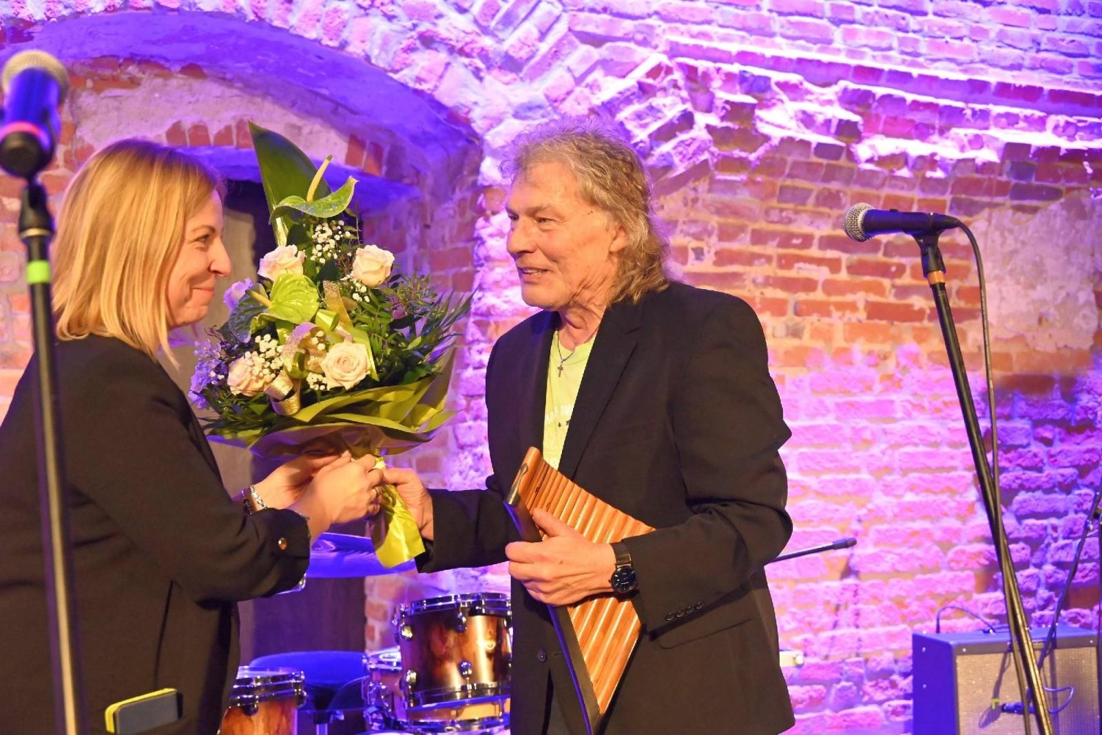 Zdjęcie w galerii na portalu naszraciborz.pl: Przeboje Wodeckiego wybrzmiały w Tworkowie wiadomości z regionu