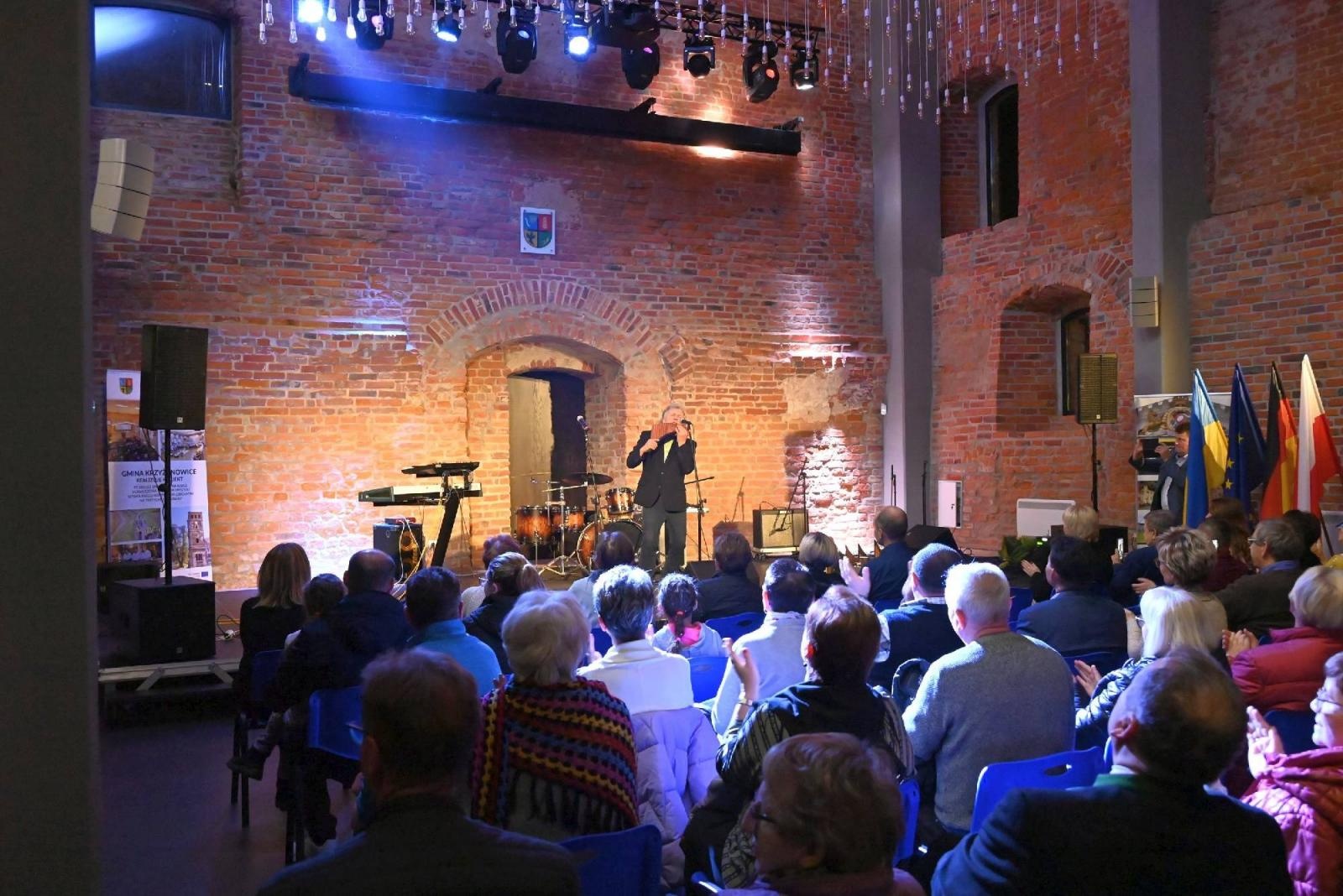 Zdjęcie w galerii na portalu naszraciborz.pl: Przeboje Wodeckiego wybrzmiały w Tworkowie wiadomości z regionu