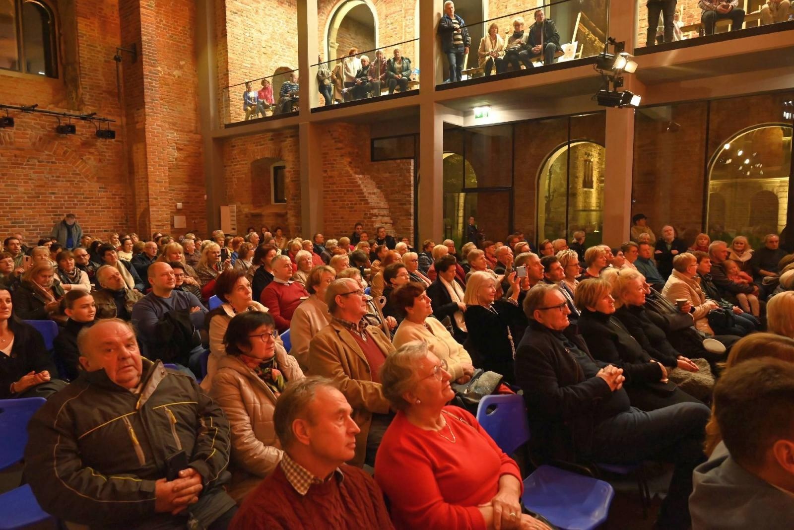 Zdjęcie w galerii na portalu naszraciborz.pl: Przeboje Wodeckiego wybrzmiały w Tworkowie wiadomości z regionu