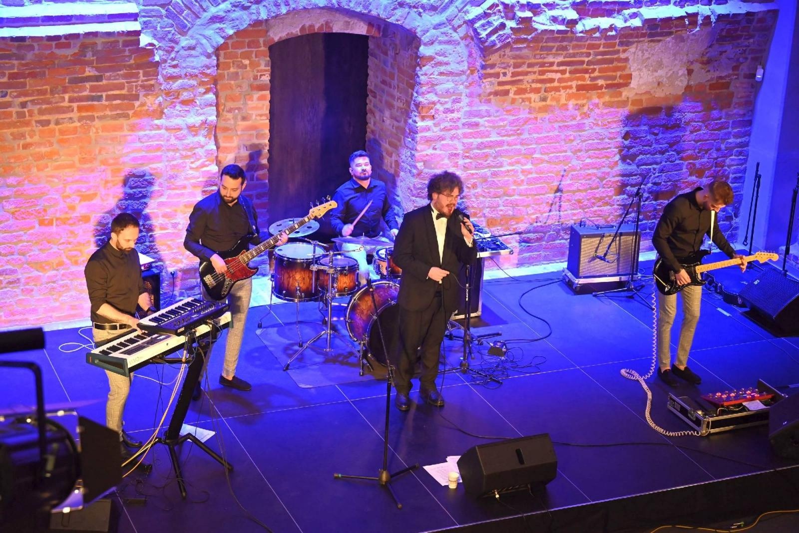 Zdjęcie w galerii na portalu naszraciborz.pl: Przeboje Wodeckiego wybrzmiały w Tworkowie wiadomości z regionu