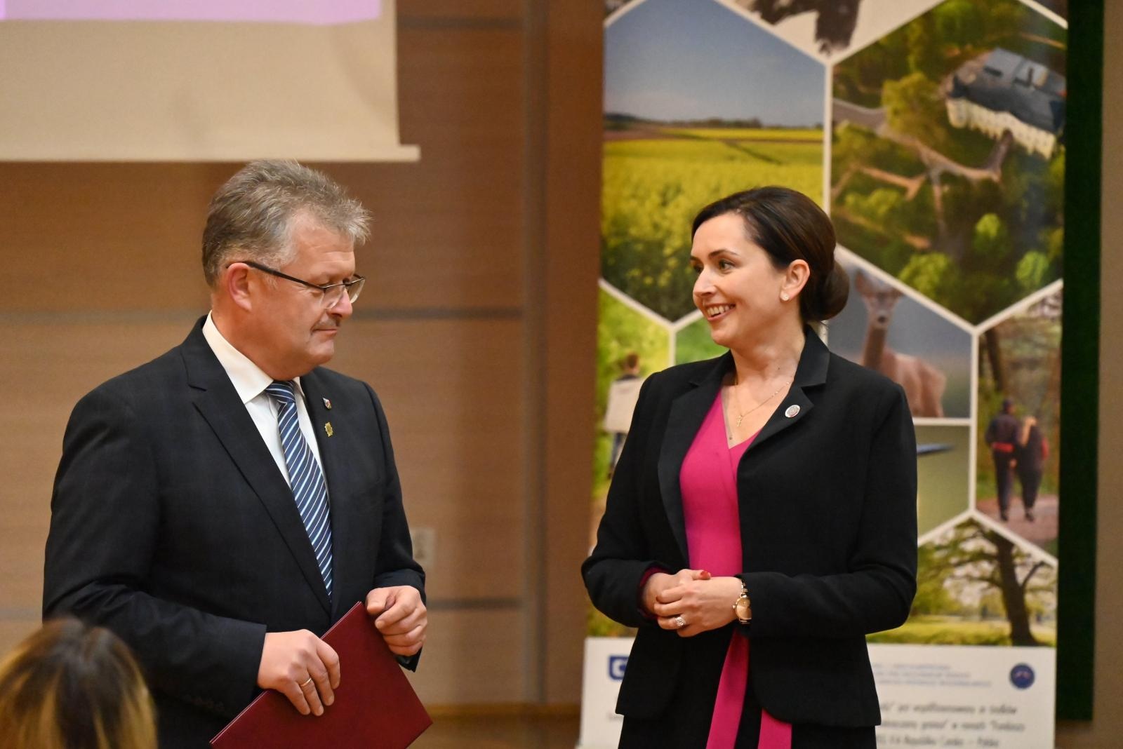 Zdjęcie w galerii na portalu naszraciborz.pl: Młodzi mieszkańcy gminy Krzyżanowice dostali laptopy wiadomości z regionu