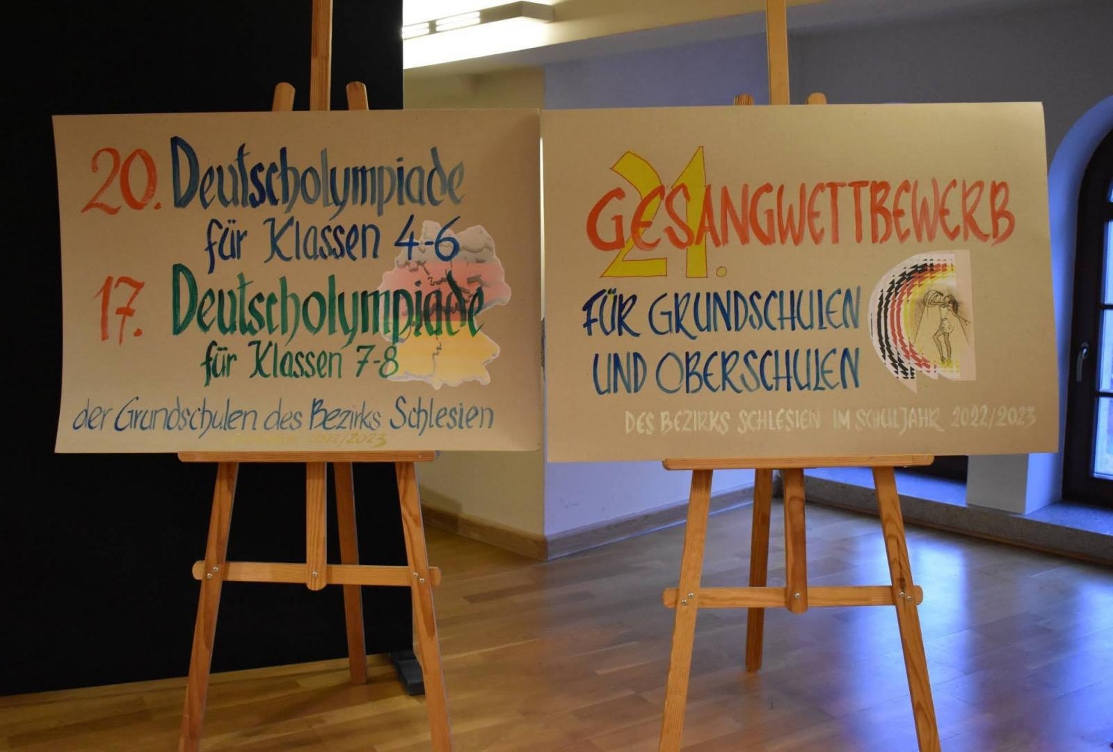 Zdjęcie w galerii na portalu naszraciborz.pl: Znają świetnie niemiecki. Na zamku odebrali nagrody wiadomości z regionu