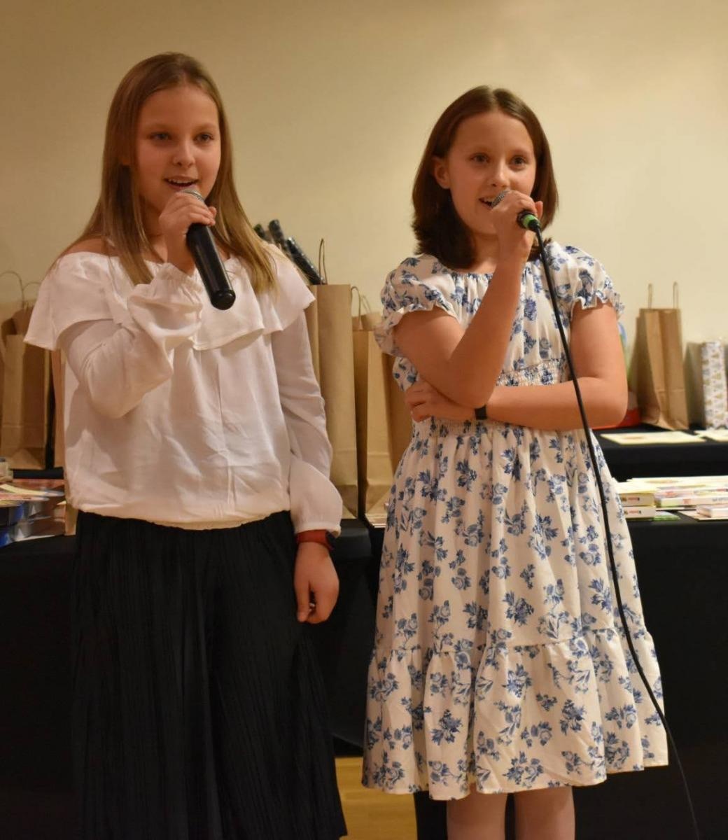 Zdjęcie w galerii na portalu naszraciborz.pl: Znają świetnie niemiecki. Na zamku odebrali nagrody wiadomości z regionu