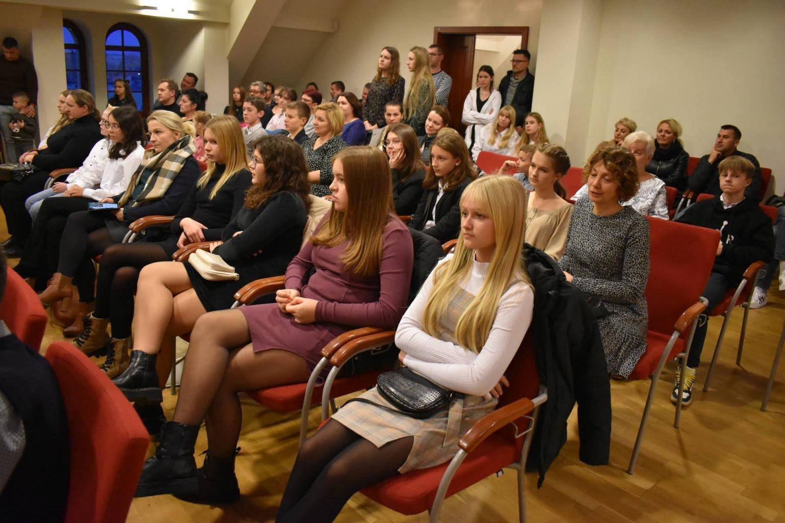 Zdjęcie w galerii na portalu naszraciborz.pl: Znają świetnie niemiecki. Na zamku odebrali nagrody wiadomości z regionu