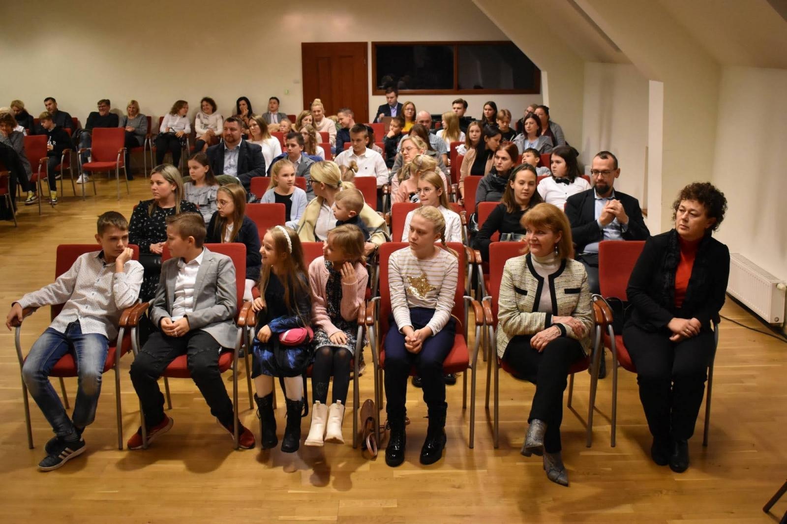 Zdjęcie w galerii na portalu naszraciborz.pl: Znają świetnie niemiecki. Na zamku odebrali nagrody wiadomości z regionu