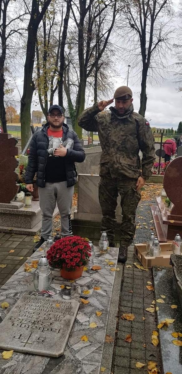 Zdjęcie w galerii na portalu naszraciborz.pl: Złoty BohaterOn trafił do Raciborza. Brawa dla Andrzeja Tomczyka wiadomości z regionu