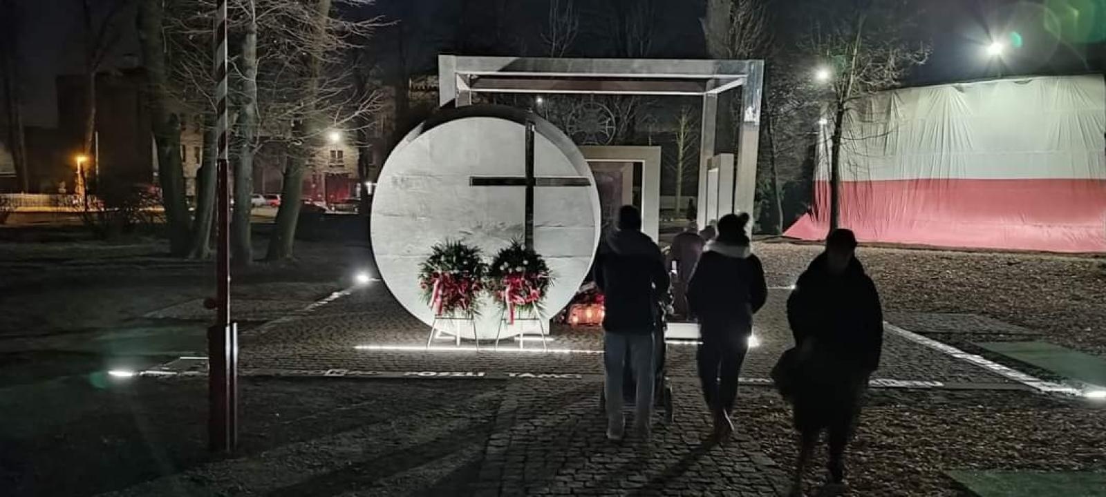 Zdjęcie w galerii na portalu naszraciborz.pl: Złoty BohaterOn trafił do Raciborza. Brawa dla Andrzeja Tomczyka wiadomości z regionu