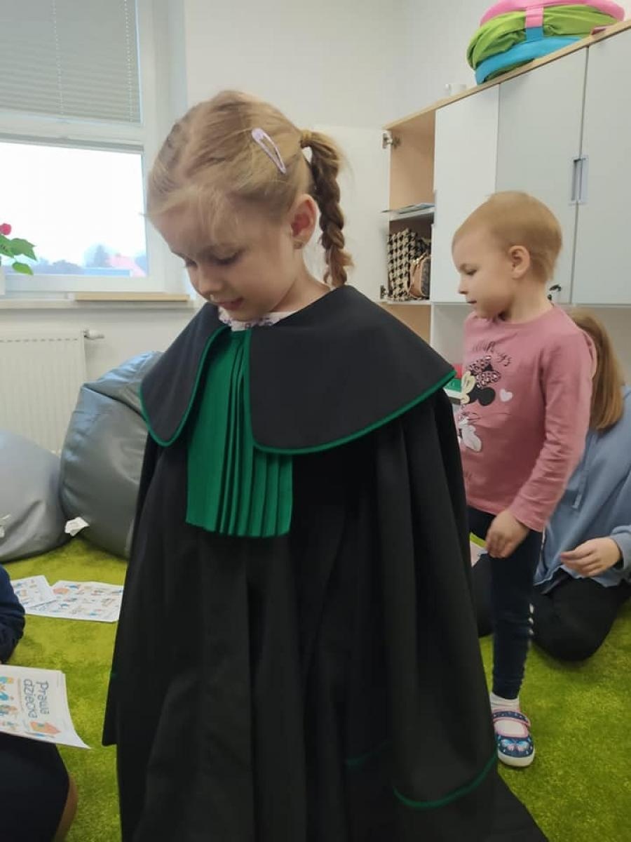 Zdjęcie w galerii na portalu naszraciborz.pl: Każdy mógł przez chwilę poczuć się jak prawdziwy adwokat... wiadomości z regionu