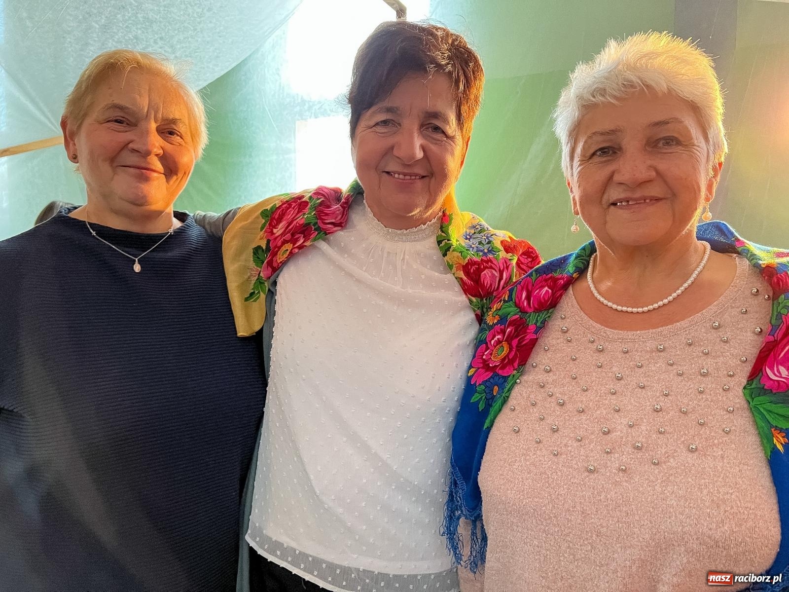 Zdjęcie w galerii na portalu naszraciborz.pl: Tłumy na kiermaszu bożonarodzeniowym w Pietrowicach Wielkich [FOTO i WIDEO] wiadomości z regionu