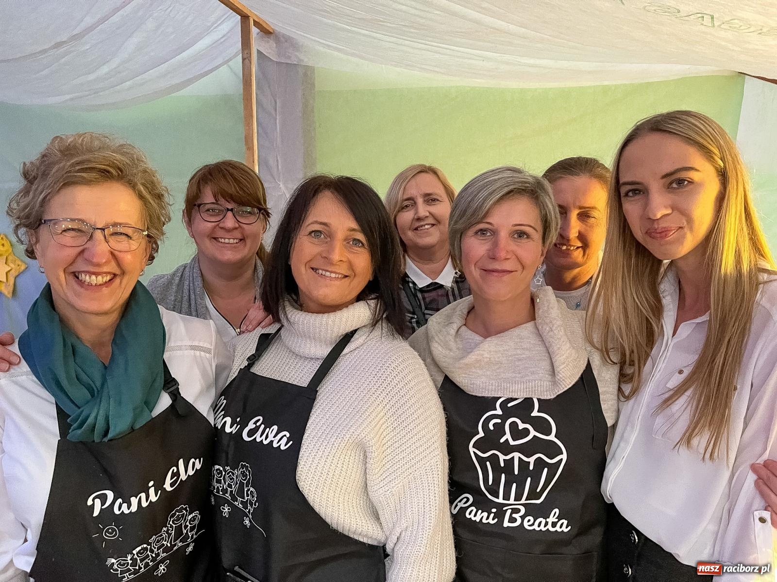 Zdjęcie w galerii na portalu naszraciborz.pl: Tłumy na kiermaszu bożonarodzeniowym w Pietrowicach Wielkich [FOTO i WIDEO] wiadomości z regionu