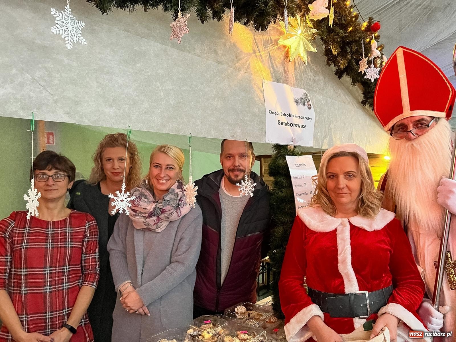 Zdjęcie w galerii na portalu naszraciborz.pl: Tłumy na kiermaszu bożonarodzeniowym w Pietrowicach Wielkich [FOTO i WIDEO] wiadomości z regionu