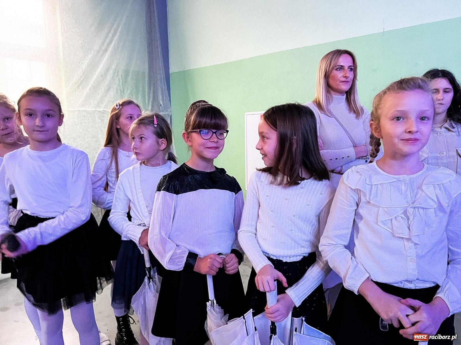 Zdjęcie w galerii na portalu naszraciborz.pl: Tłumy na kiermaszu bożonarodzeniowym w Pietrowicach Wielkich [FOTO i WIDEO] wiadomości z regionu