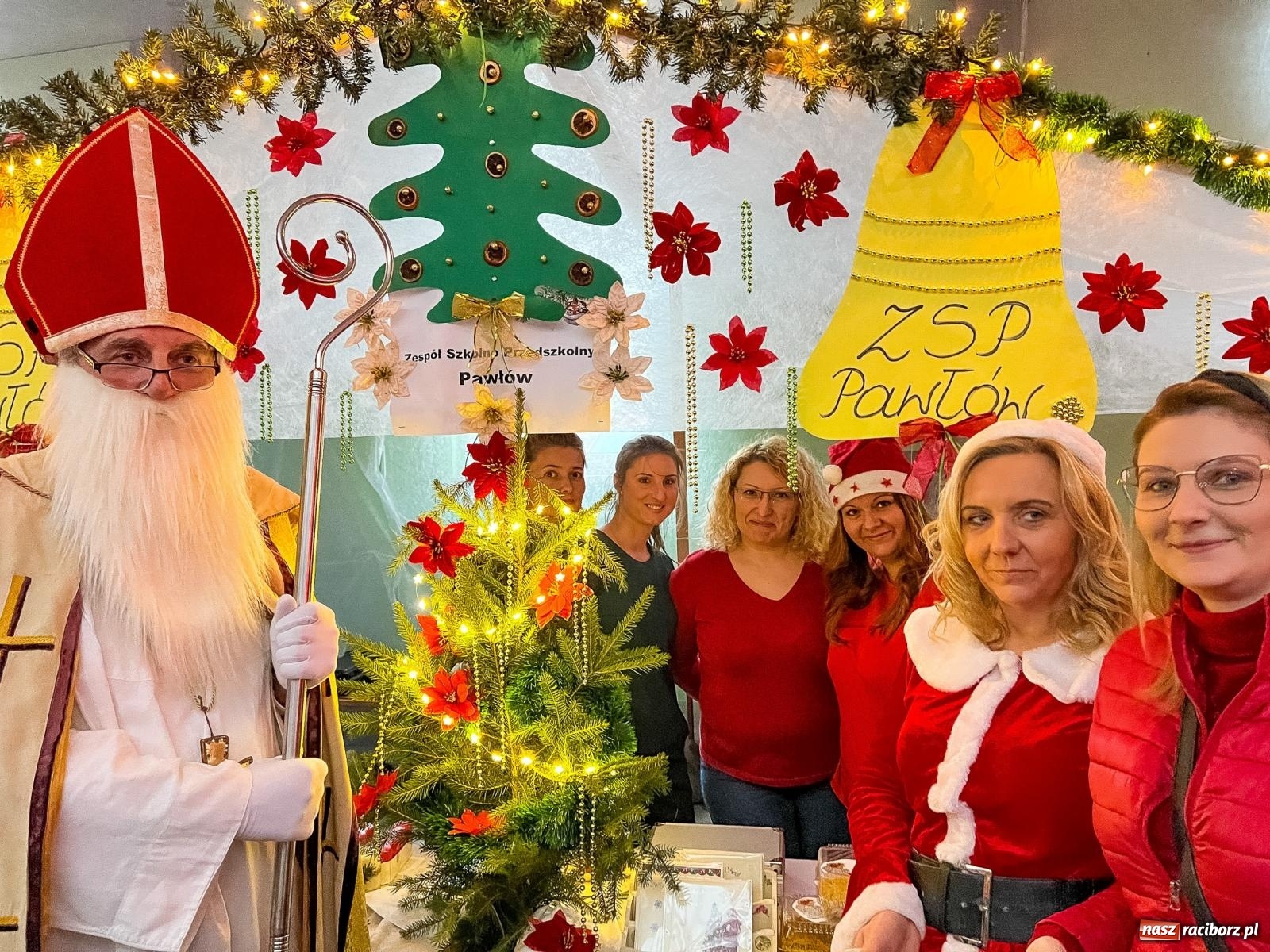 Zdjęcie w galerii na portalu naszraciborz.pl: Tłumy na kiermaszu bożonarodzeniowym w Pietrowicach Wielkich [FOTO i WIDEO] wiadomości z regionu