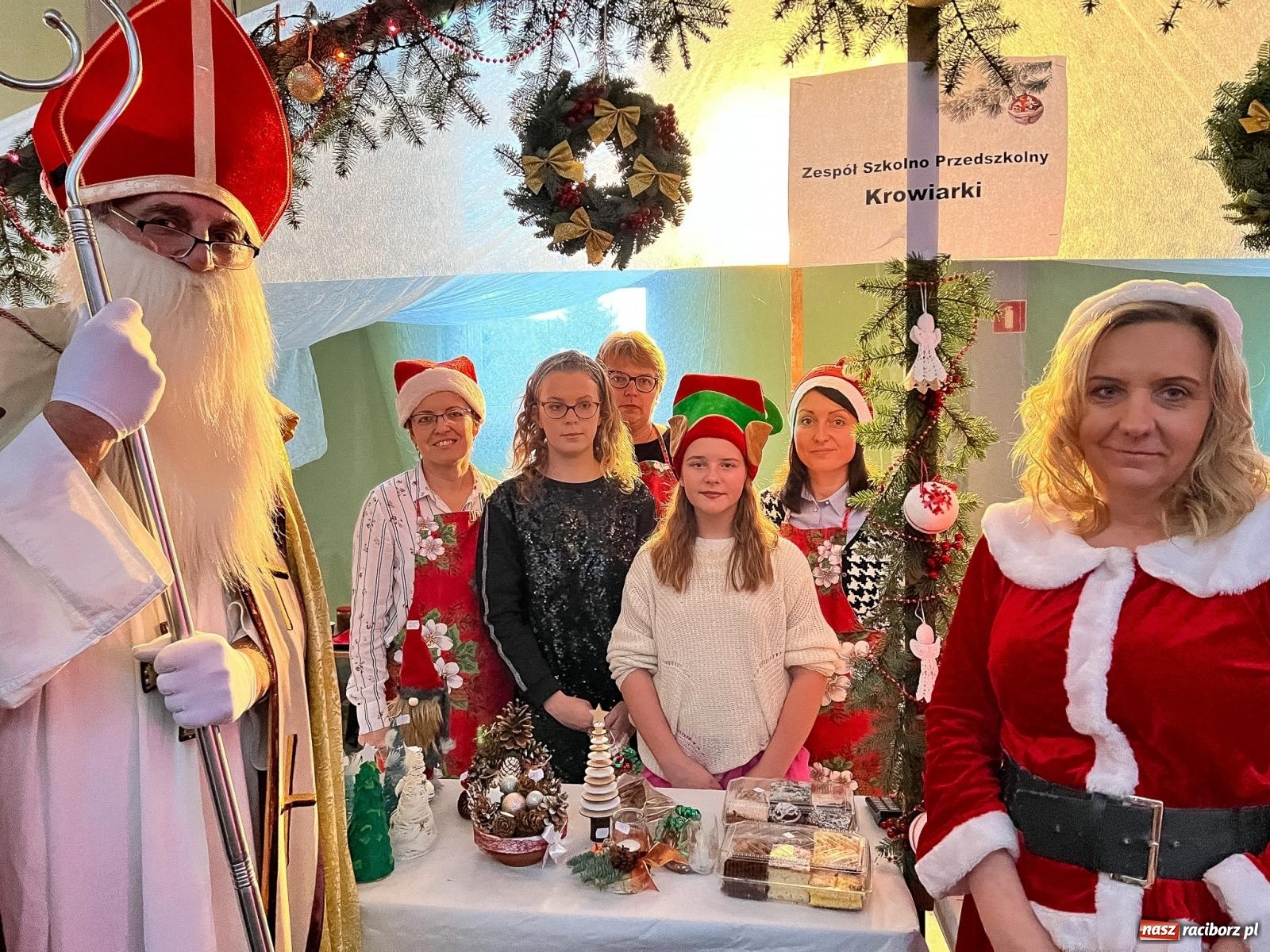 Zdjęcie w galerii na portalu naszraciborz.pl: Tłumy na kiermaszu bożonarodzeniowym w Pietrowicach Wielkich [FOTO i WIDEO] wiadomości z regionu