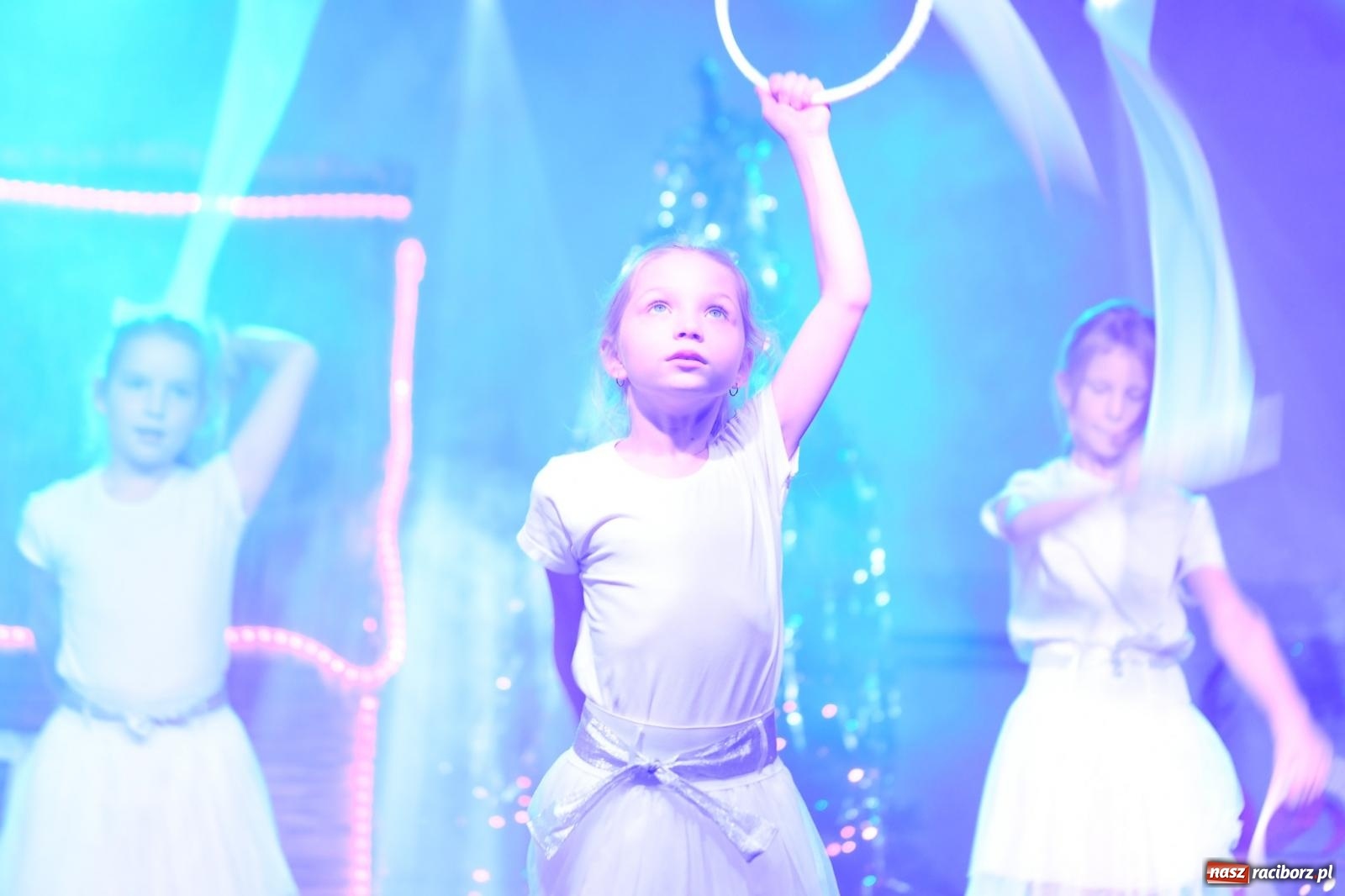 Zdjęcie w galerii na portalu naszraciborz.pl: Tłumy na kiermaszu bożonarodzeniowym w Pietrowicach Wielkich [FOTO i WIDEO] wiadomości z regionu