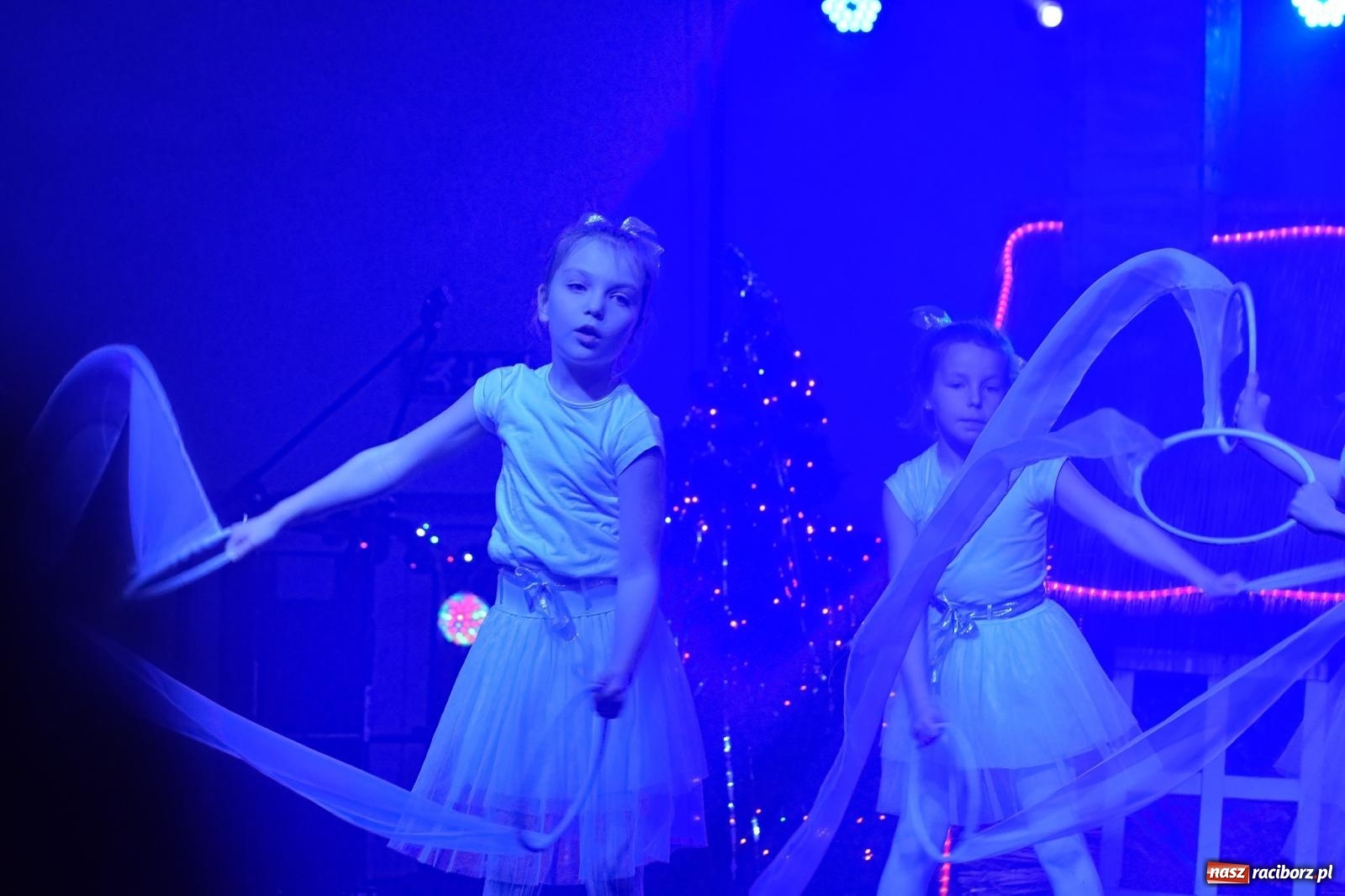 Zdjęcie w galerii na portalu naszraciborz.pl: Tłumy na kiermaszu bożonarodzeniowym w Pietrowicach Wielkich [FOTO i WIDEO] wiadomości z regionu