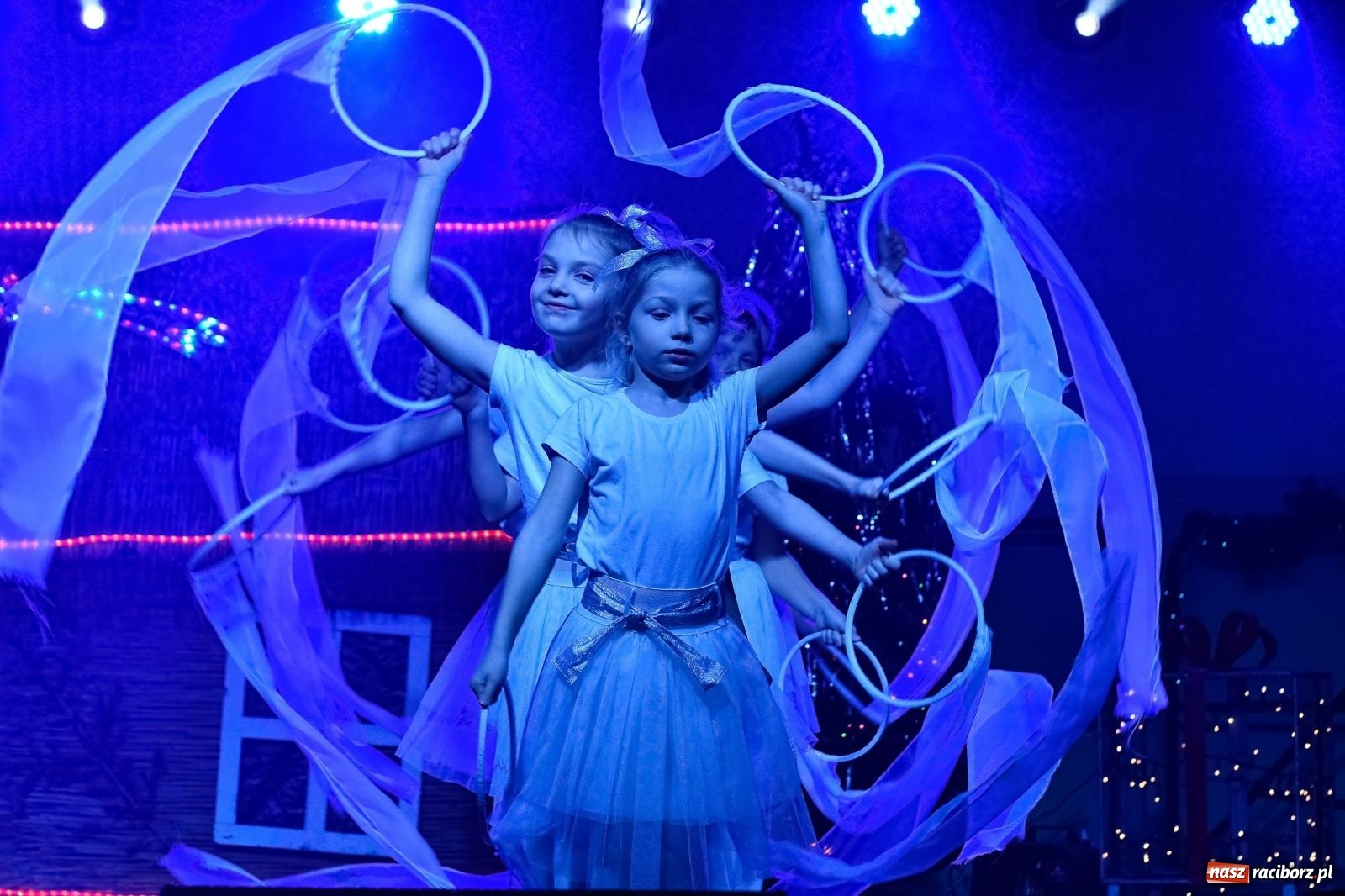 Zdjęcie w galerii na portalu naszraciborz.pl: Tłumy na kiermaszu bożonarodzeniowym w Pietrowicach Wielkich [FOTO i WIDEO] wiadomości z regionu