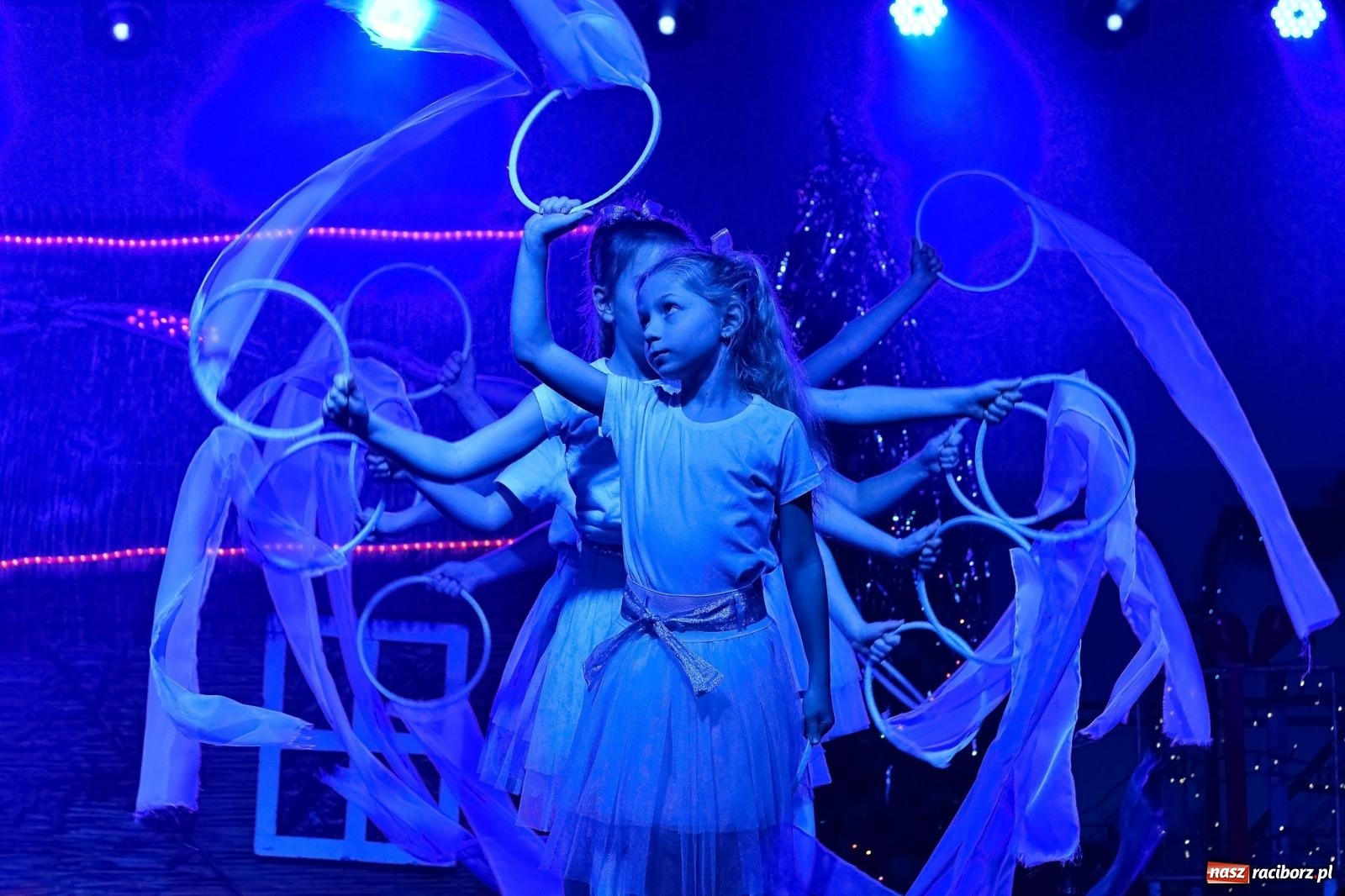 Zdjęcie w galerii na portalu naszraciborz.pl: Tłumy na kiermaszu bożonarodzeniowym w Pietrowicach Wielkich [FOTO i WIDEO] wiadomości z regionu