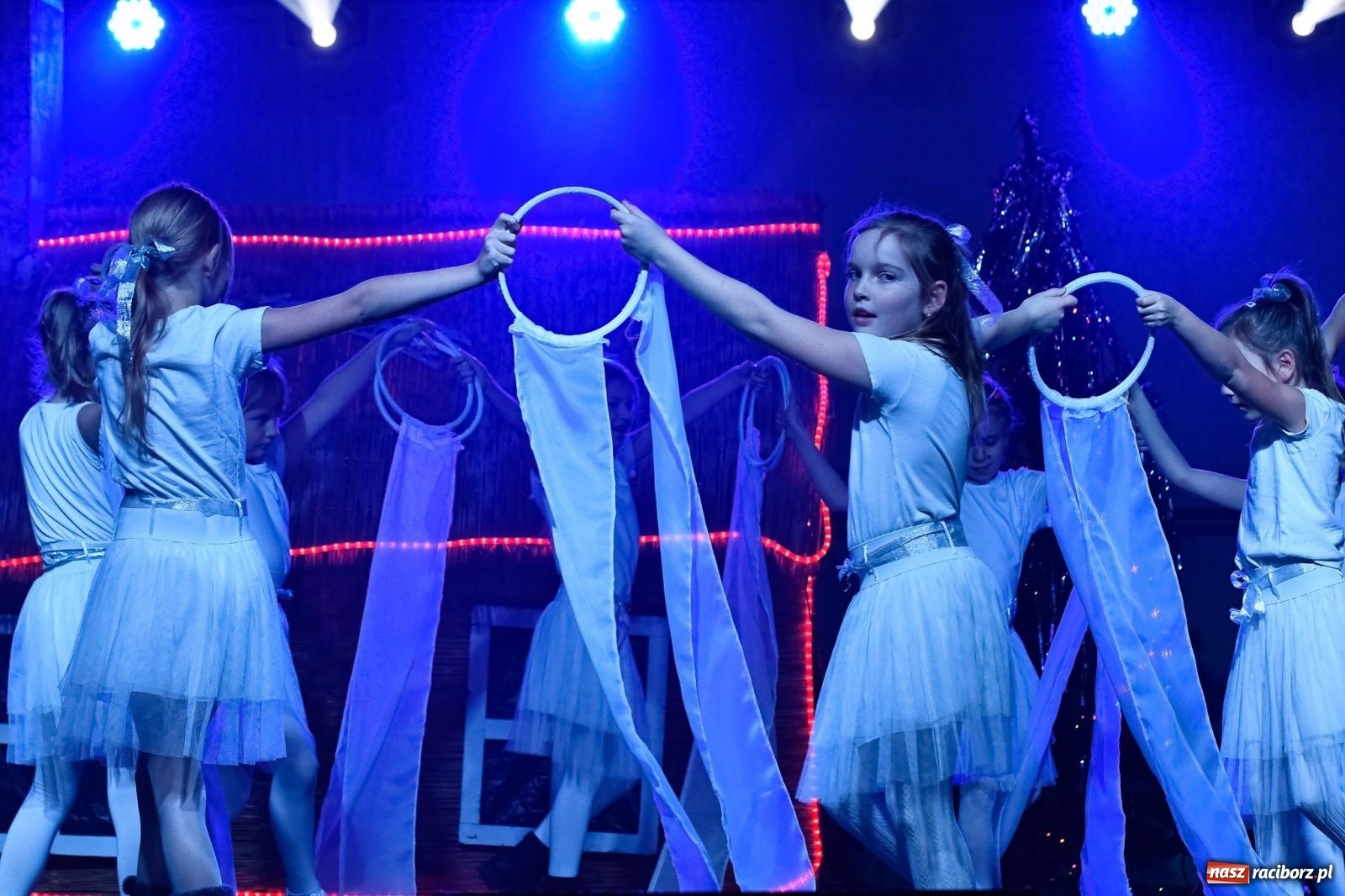 Zdjęcie w galerii na portalu naszraciborz.pl: Tłumy na kiermaszu bożonarodzeniowym w Pietrowicach Wielkich [FOTO i WIDEO] wiadomości z regionu