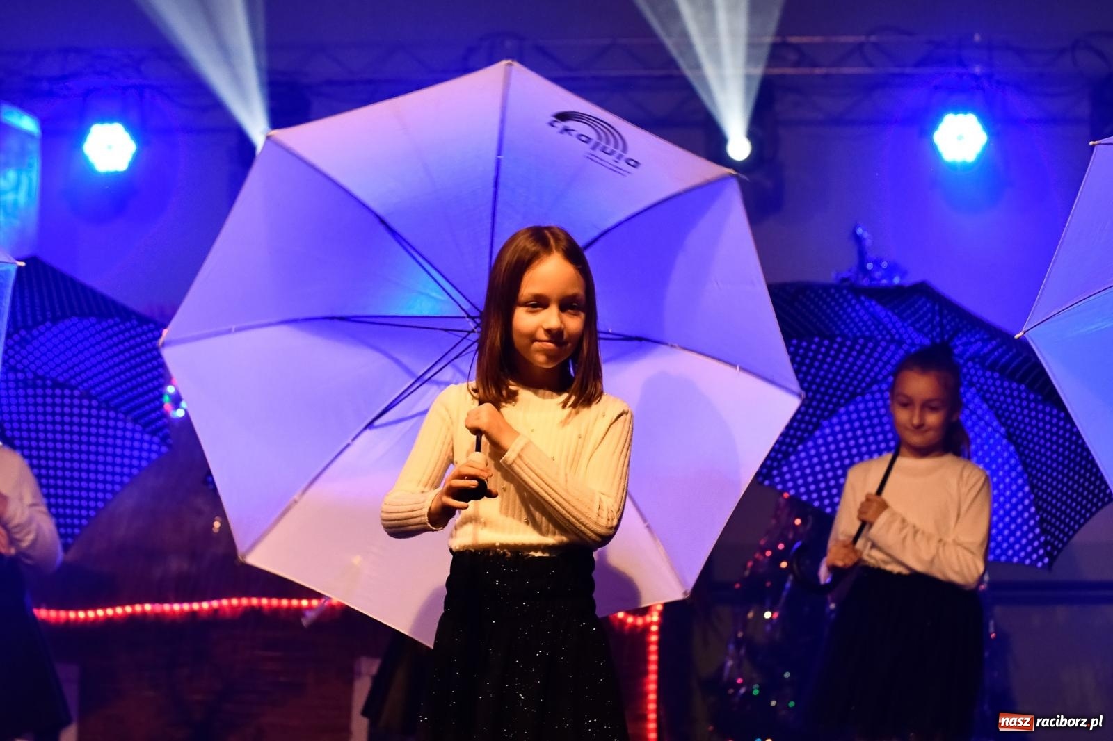 Zdjęcie w galerii na portalu naszraciborz.pl: Tłumy na kiermaszu bożonarodzeniowym w Pietrowicach Wielkich [FOTO i WIDEO] wiadomości z regionu