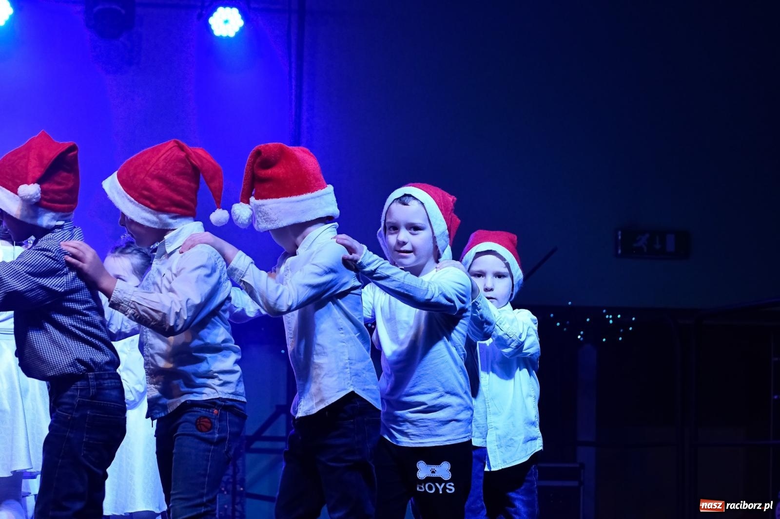 Zdjęcie w galerii na portalu naszraciborz.pl: Tłumy na kiermaszu bożonarodzeniowym w Pietrowicach Wielkich [FOTO i WIDEO] wiadomości z regionu