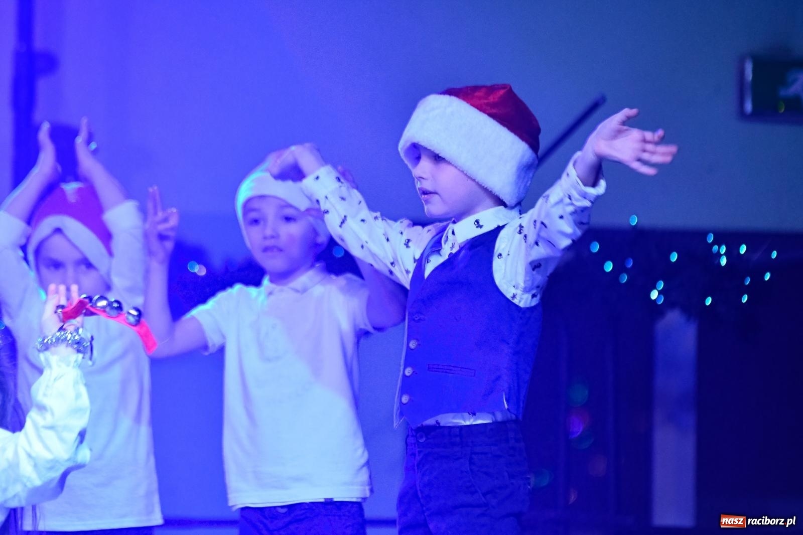 Zdjęcie w galerii na portalu naszraciborz.pl: Tłumy na kiermaszu bożonarodzeniowym w Pietrowicach Wielkich [FOTO i WIDEO] wiadomości z regionu