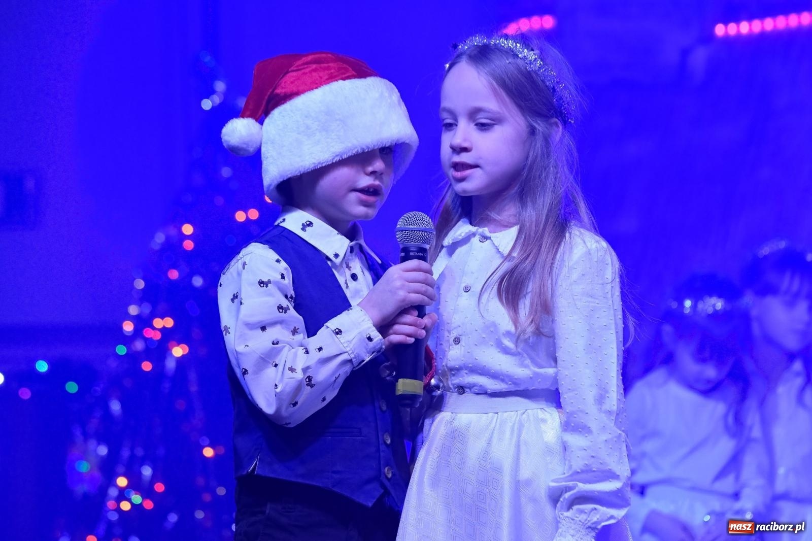 Zdjęcie w galerii na portalu naszraciborz.pl: Tłumy na kiermaszu bożonarodzeniowym w Pietrowicach Wielkich [FOTO i WIDEO] wiadomości z regionu