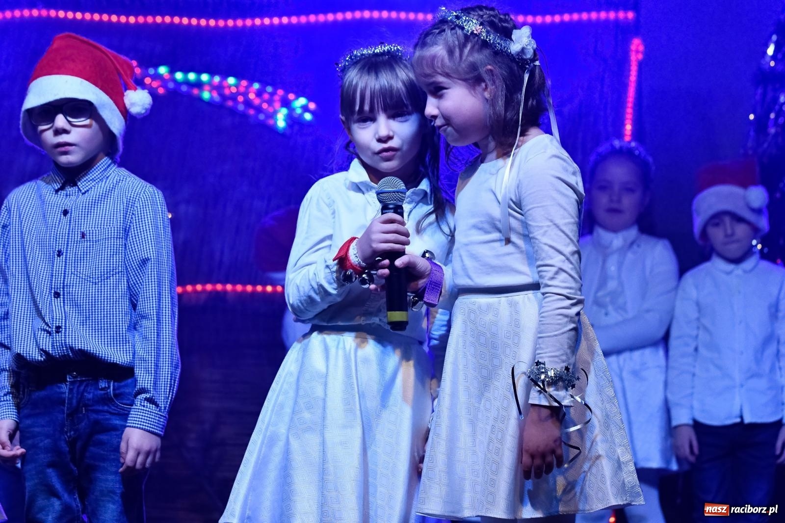 Zdjęcie w galerii na portalu naszraciborz.pl: Tłumy na kiermaszu bożonarodzeniowym w Pietrowicach Wielkich [FOTO i WIDEO] wiadomości z regionu