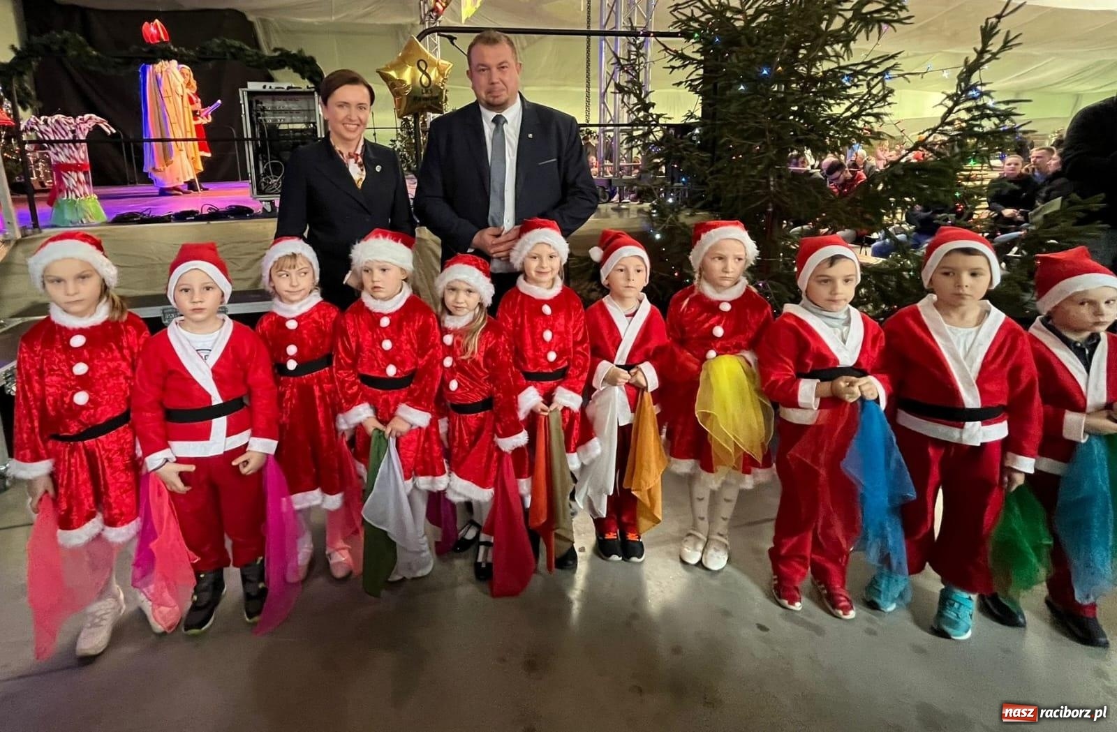 Zdjęcie w galerii na portalu naszraciborz.pl: Tłumy na kiermaszu bożonarodzeniowym w Pietrowicach Wielkich [FOTO i WIDEO] wiadomości z regionu