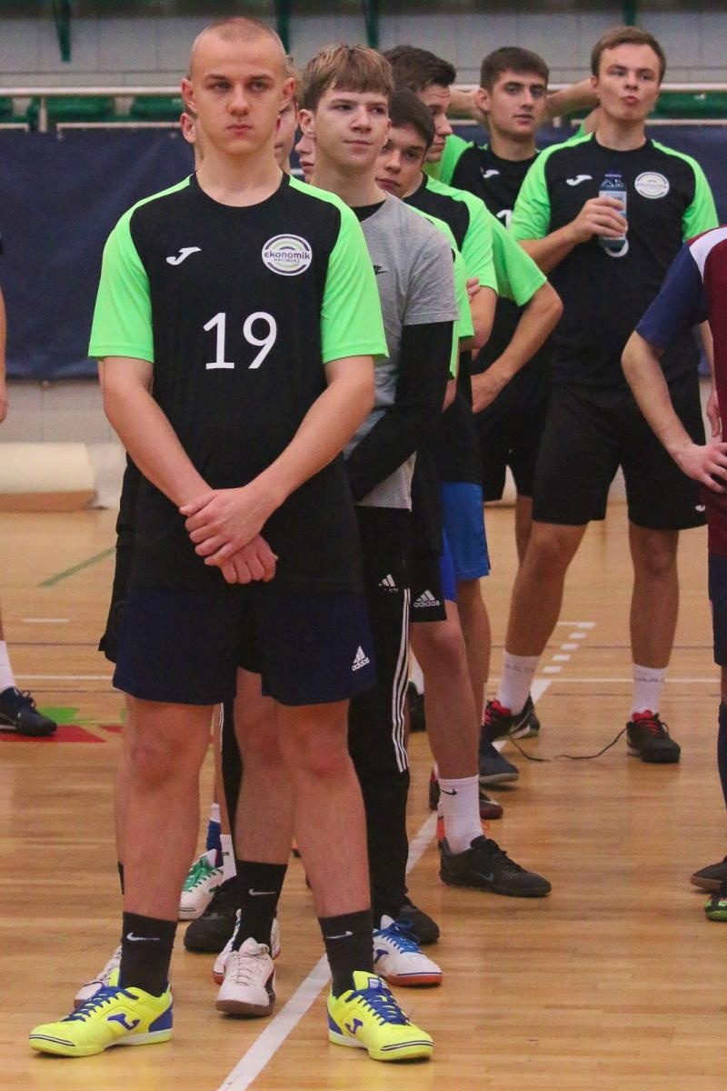 Zdjęcie w galerii na portalu naszraciborz.pl: Drużyna Mechanika wygrywa Makroregionalny Turniej Halowej Piłki Nożnej wiadomości z regionu