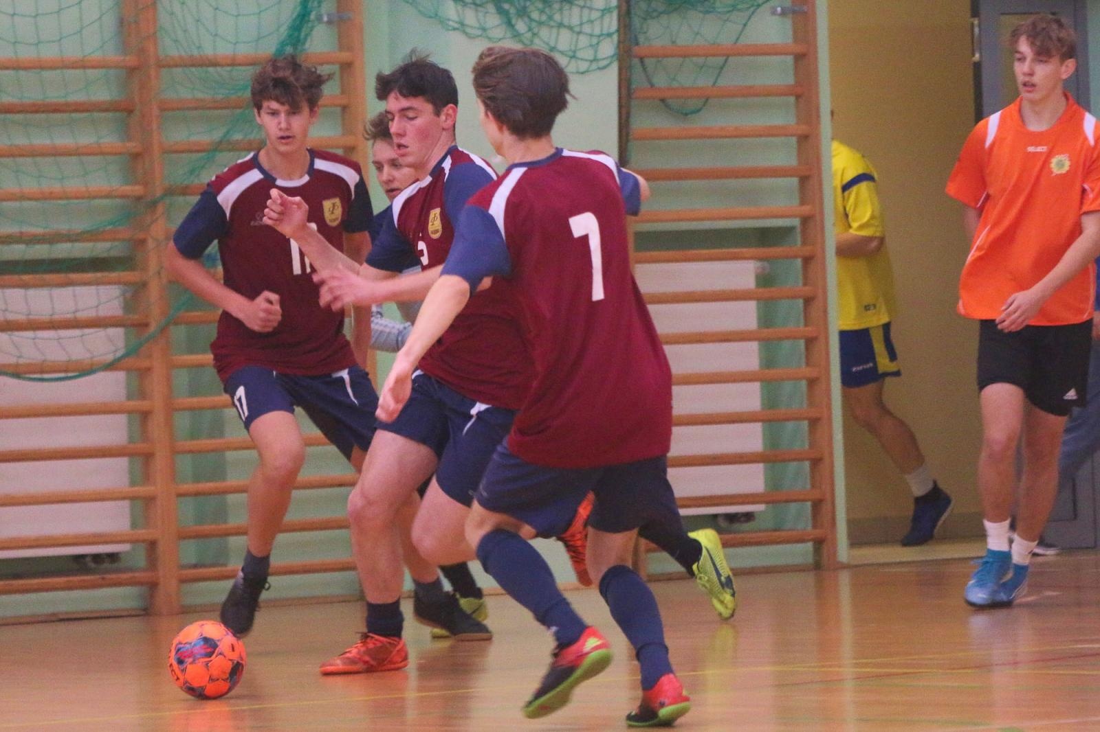 Zdjęcie w galerii na portalu naszraciborz.pl: Drużyna Mechanika wygrywa Makroregionalny Turniej Halowej Piłki Nożnej wiadomości z regionu