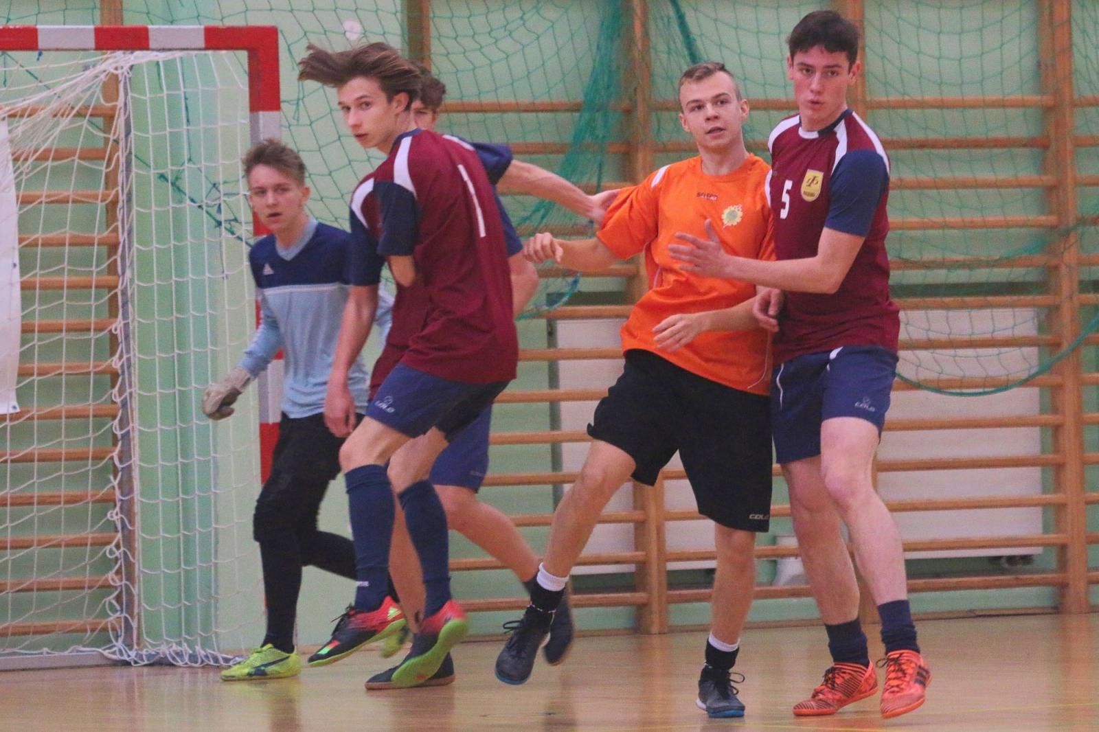 Zdjęcie w galerii na portalu naszraciborz.pl: Drużyna Mechanika wygrywa Makroregionalny Turniej Halowej Piłki Nożnej wiadomości z regionu