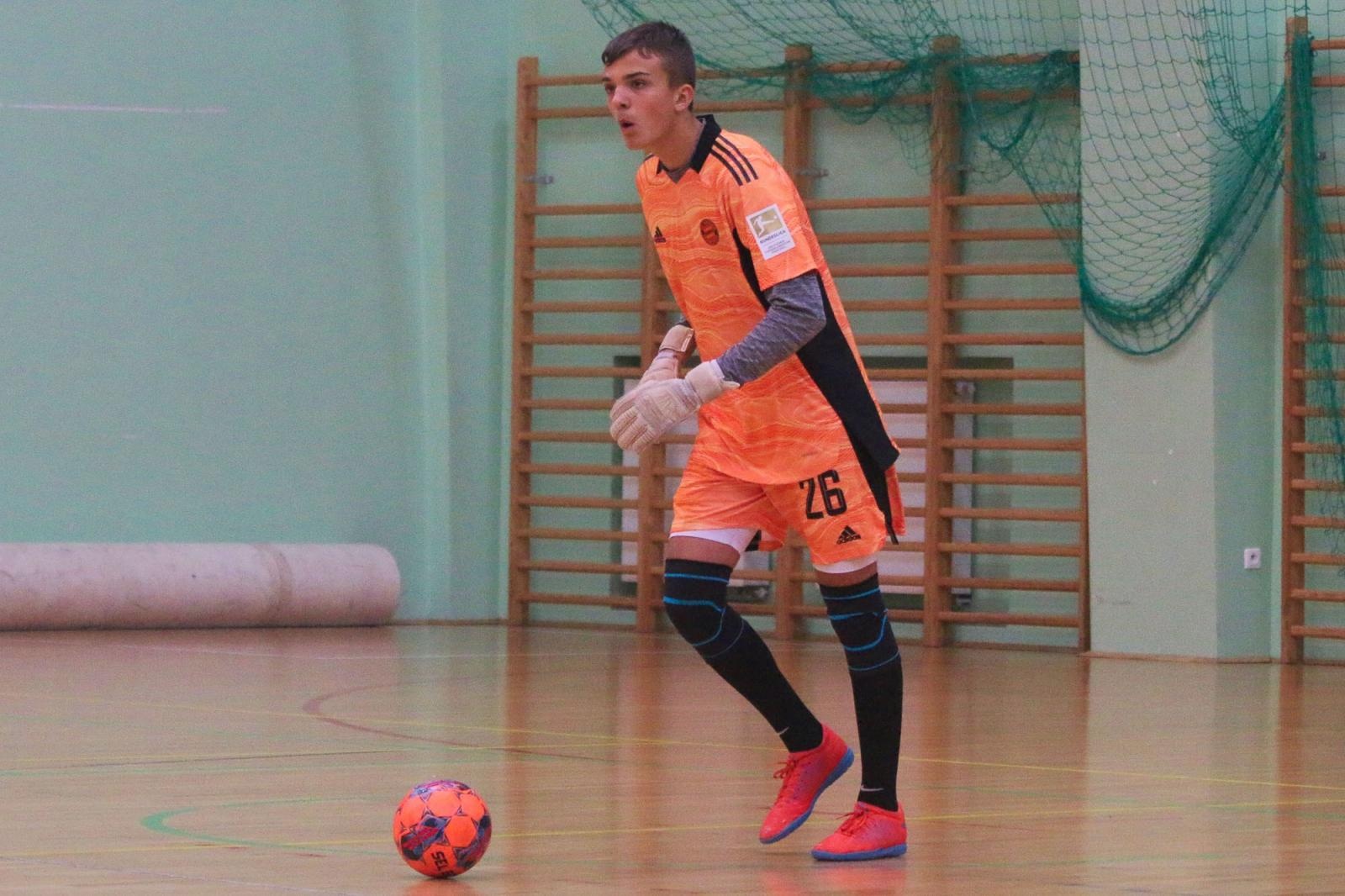 Zdjęcie w galerii na portalu naszraciborz.pl: Drużyna Mechanika wygrywa Makroregionalny Turniej Halowej Piłki Nożnej wiadomości z regionu