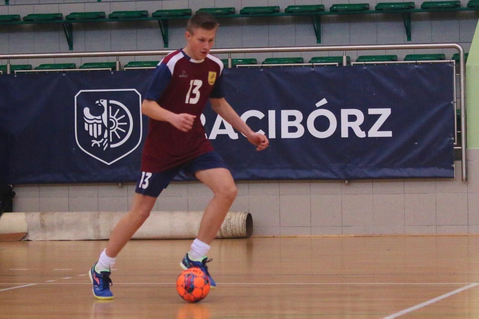 Zdjęcie w galerii na portalu naszraciborz.pl: Drużyna Mechanika wygrywa Makroregionalny Turniej Halowej Piłki Nożnej wiadomości z regionu